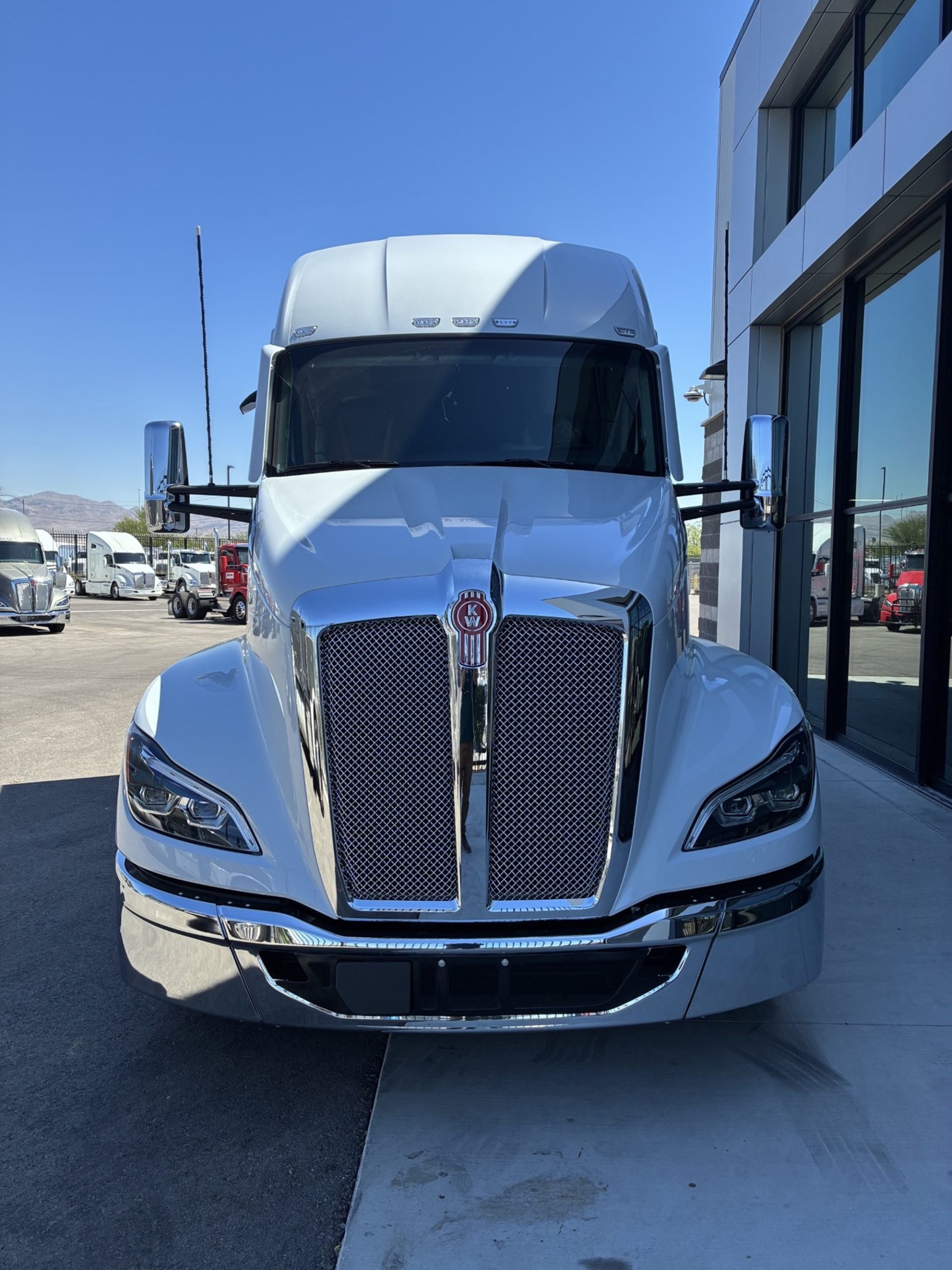 2027 Kenworth in Las Vegas, NV, NV — photo 2