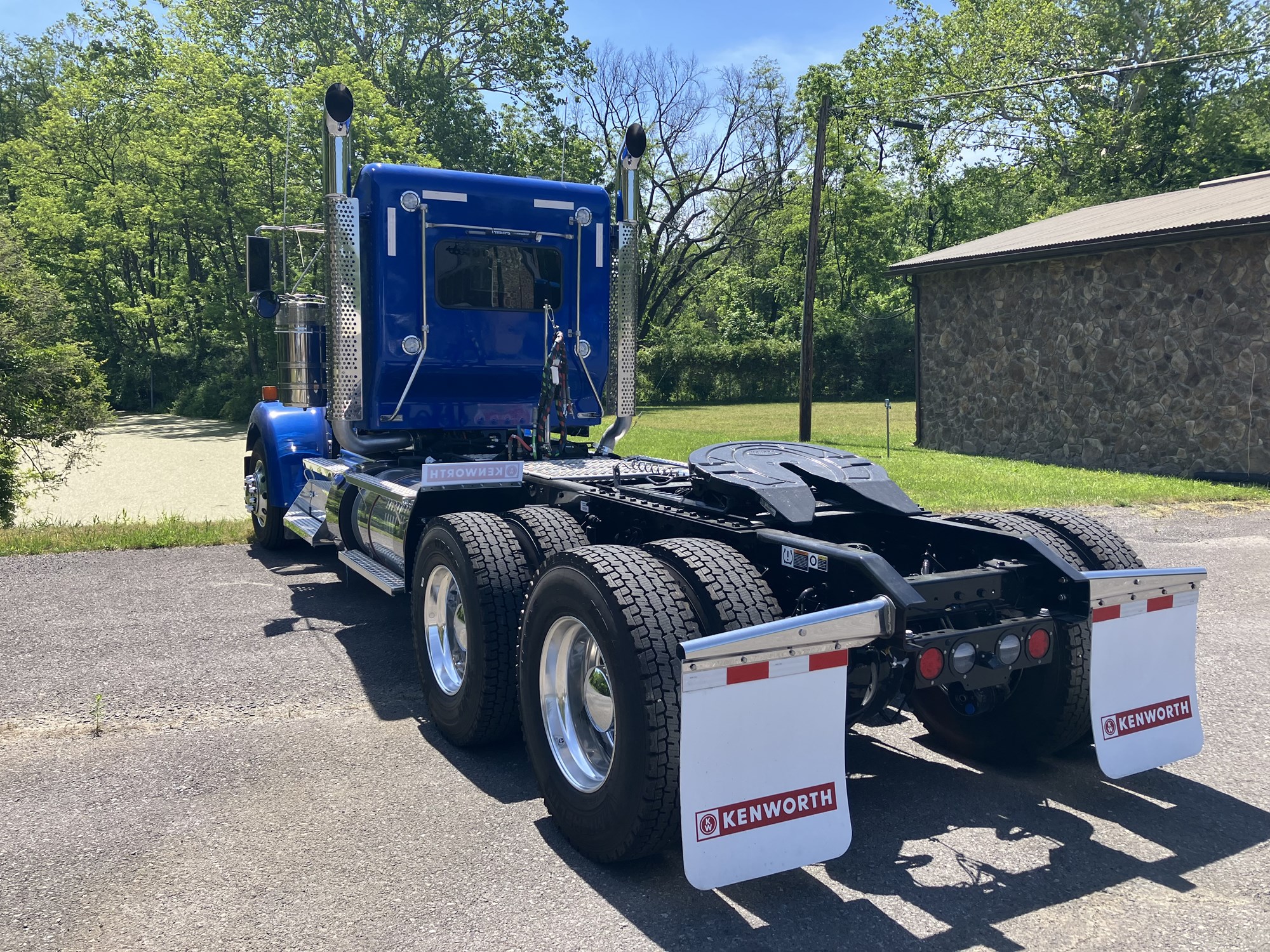 2027 Kenworth W900 in Keyser, WV, WV — photo 5