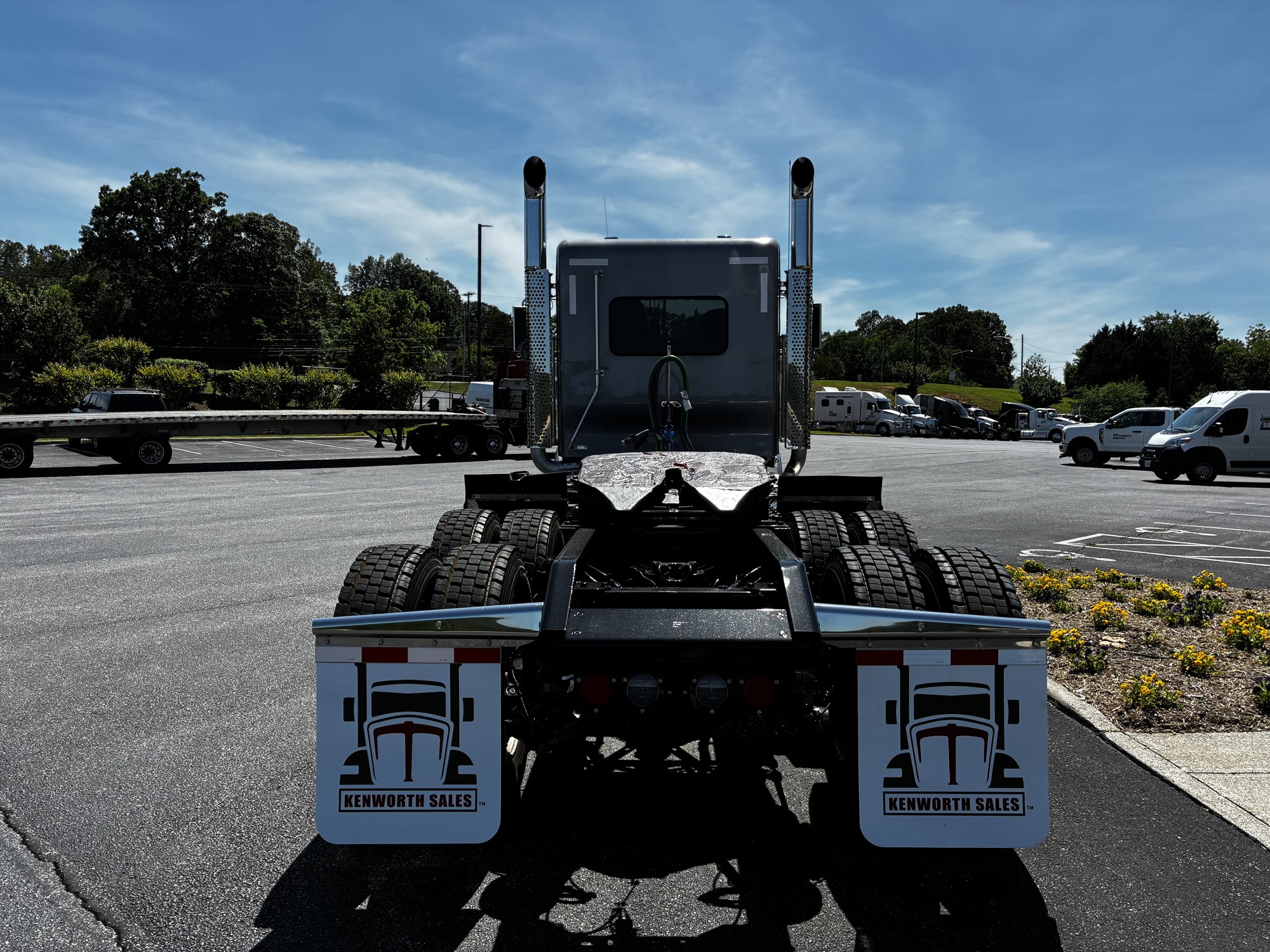 2027 Kenworth W900B 2027 Kenworth W900B - image 6 of 6