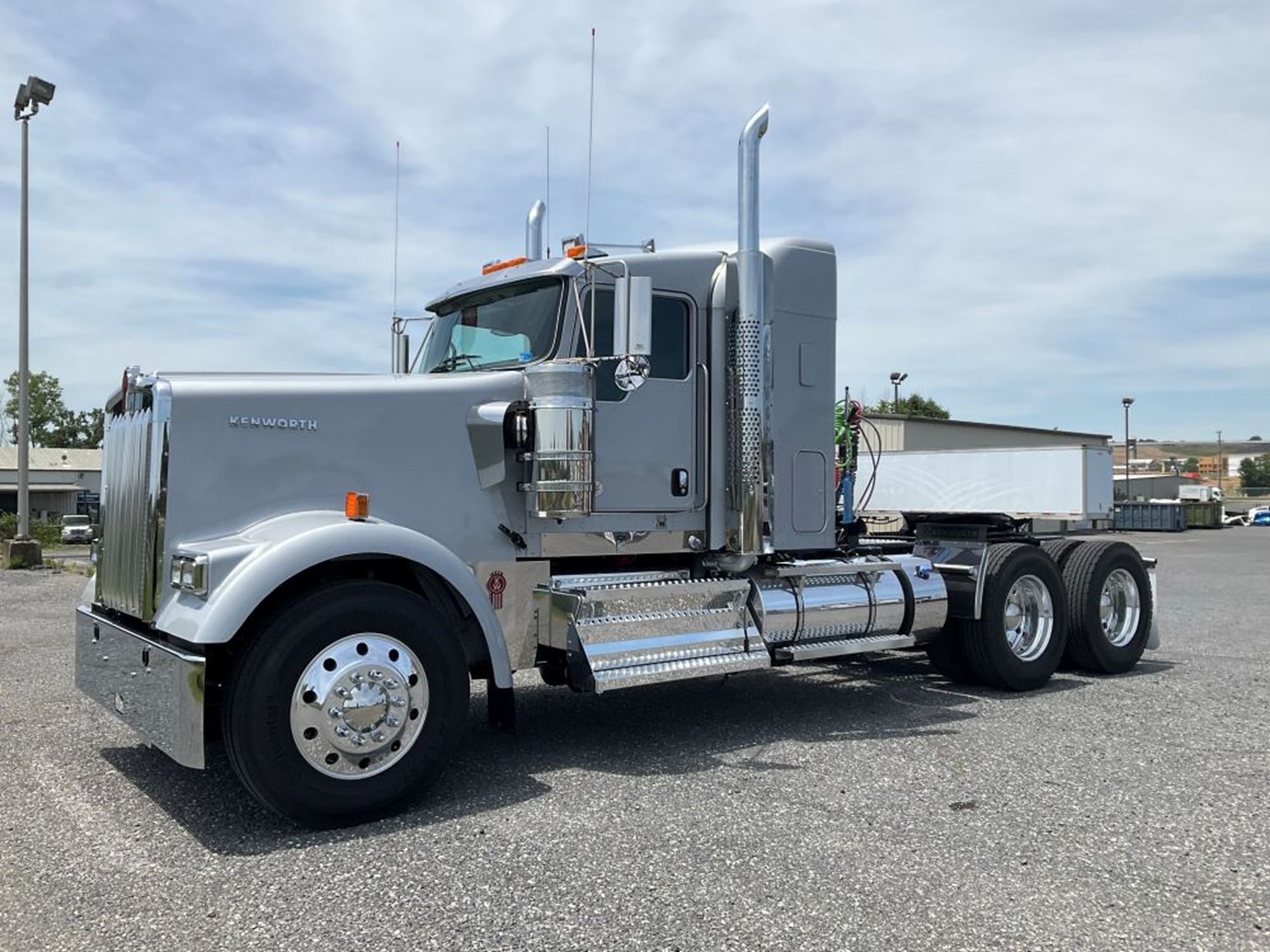 2027 Kenworth W900 in Harrisonburg, VA, VA