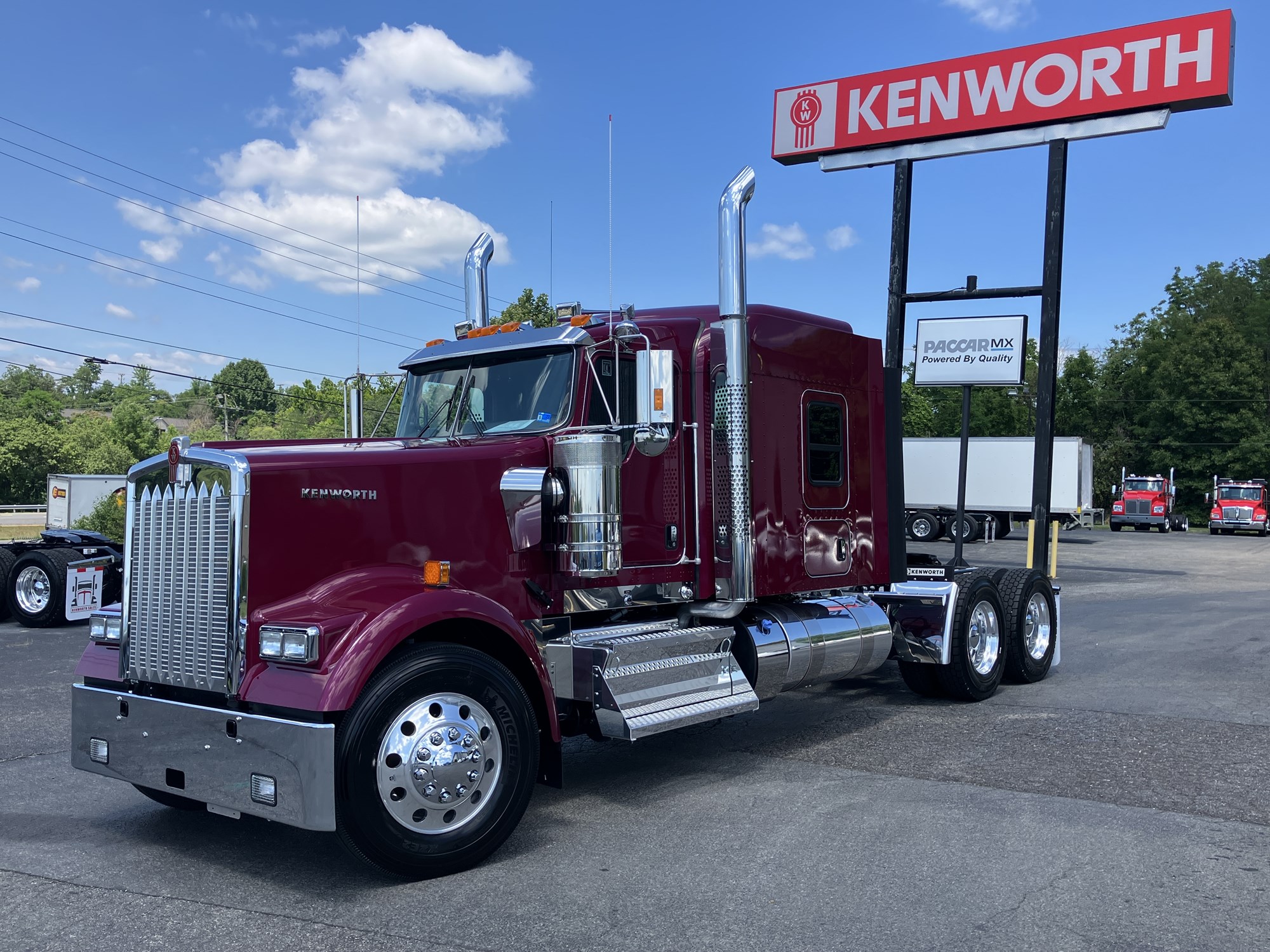 2027 Kenworth W900B 2027 Kenworth W900B - image 1 of 6