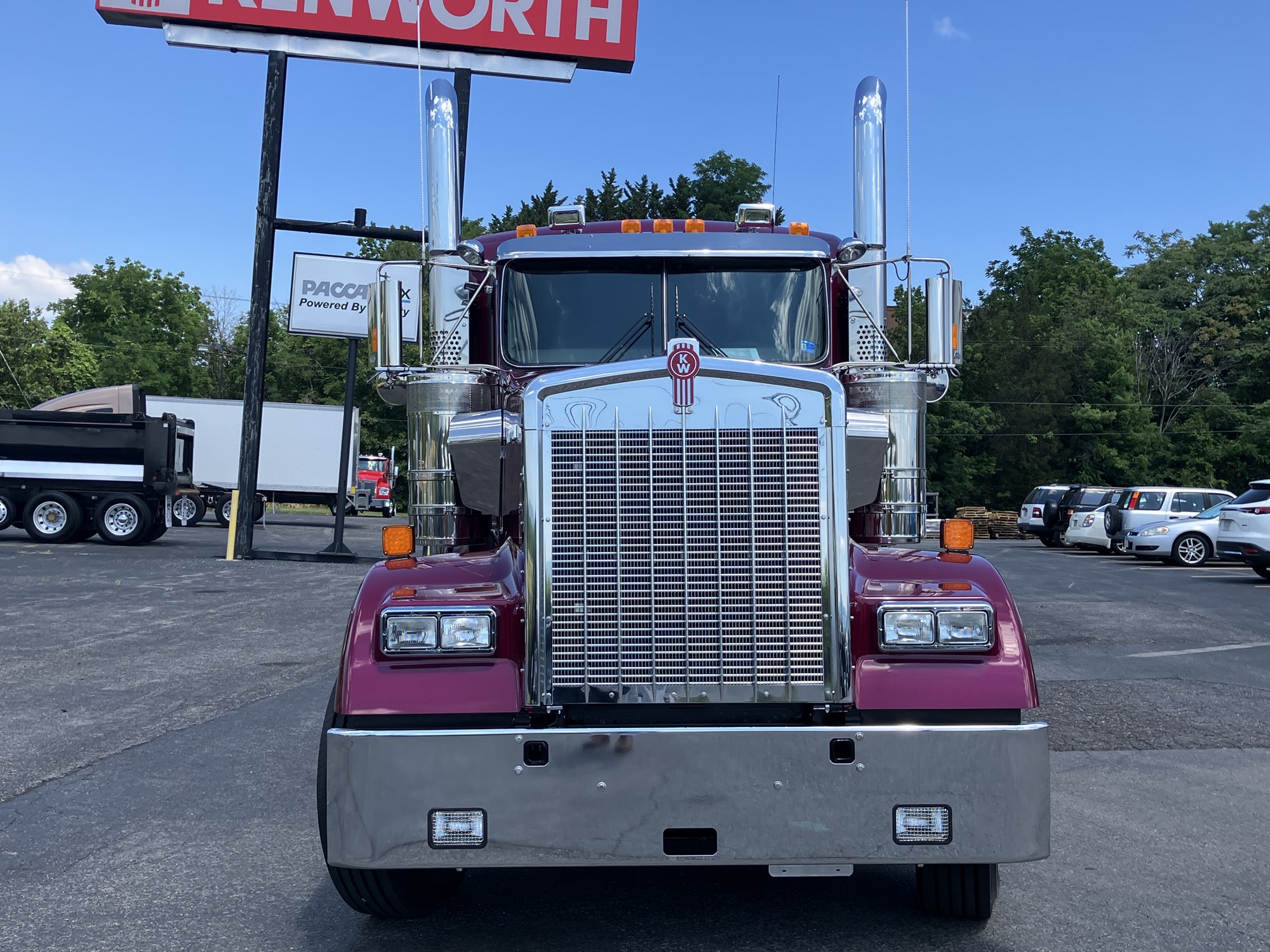 2027 Kenworth W900B 2027 Kenworth W900B - image 2 of 6