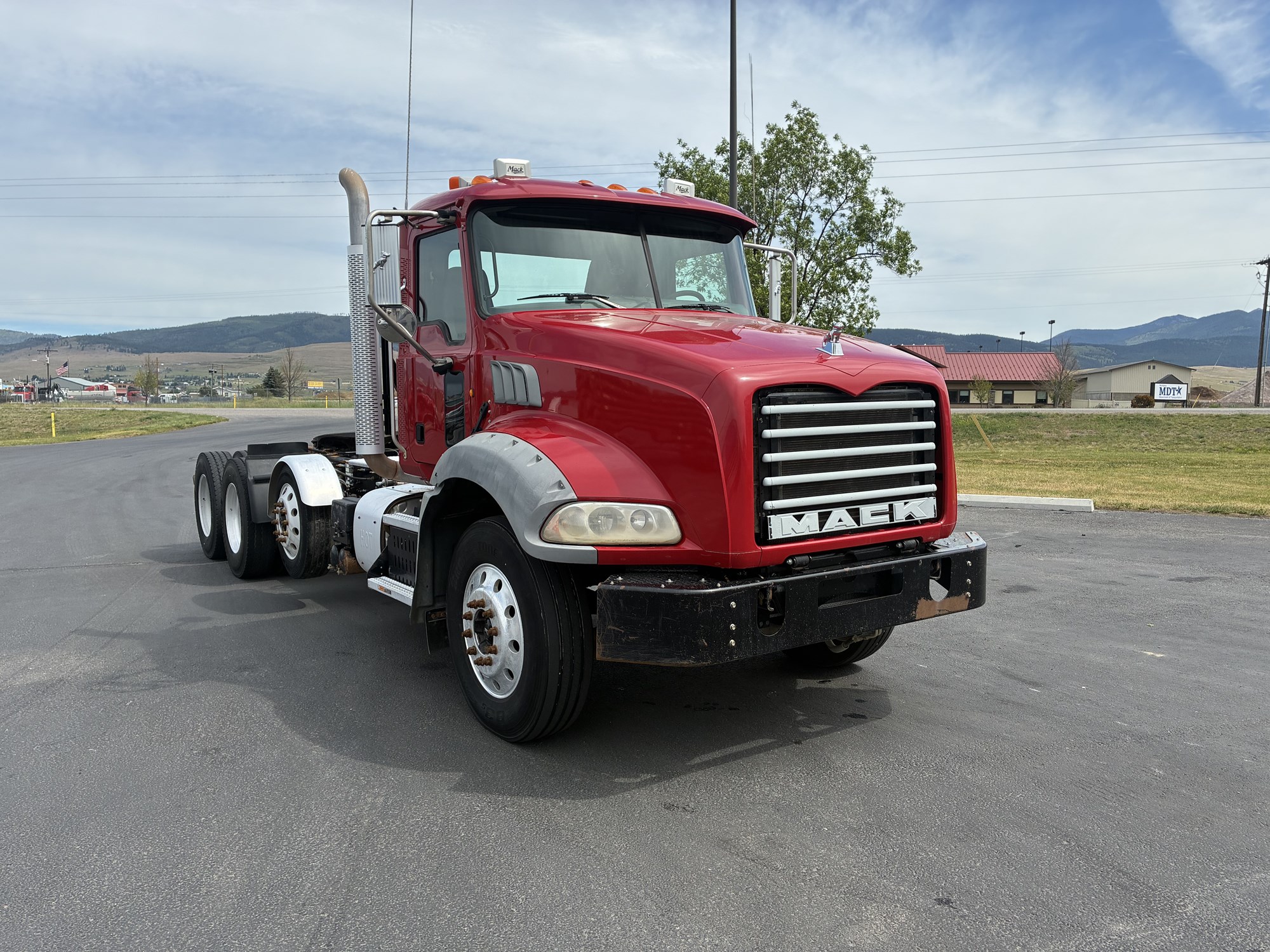 2015 Mack Granite 2015 Mack Granite - image 2 of 6
