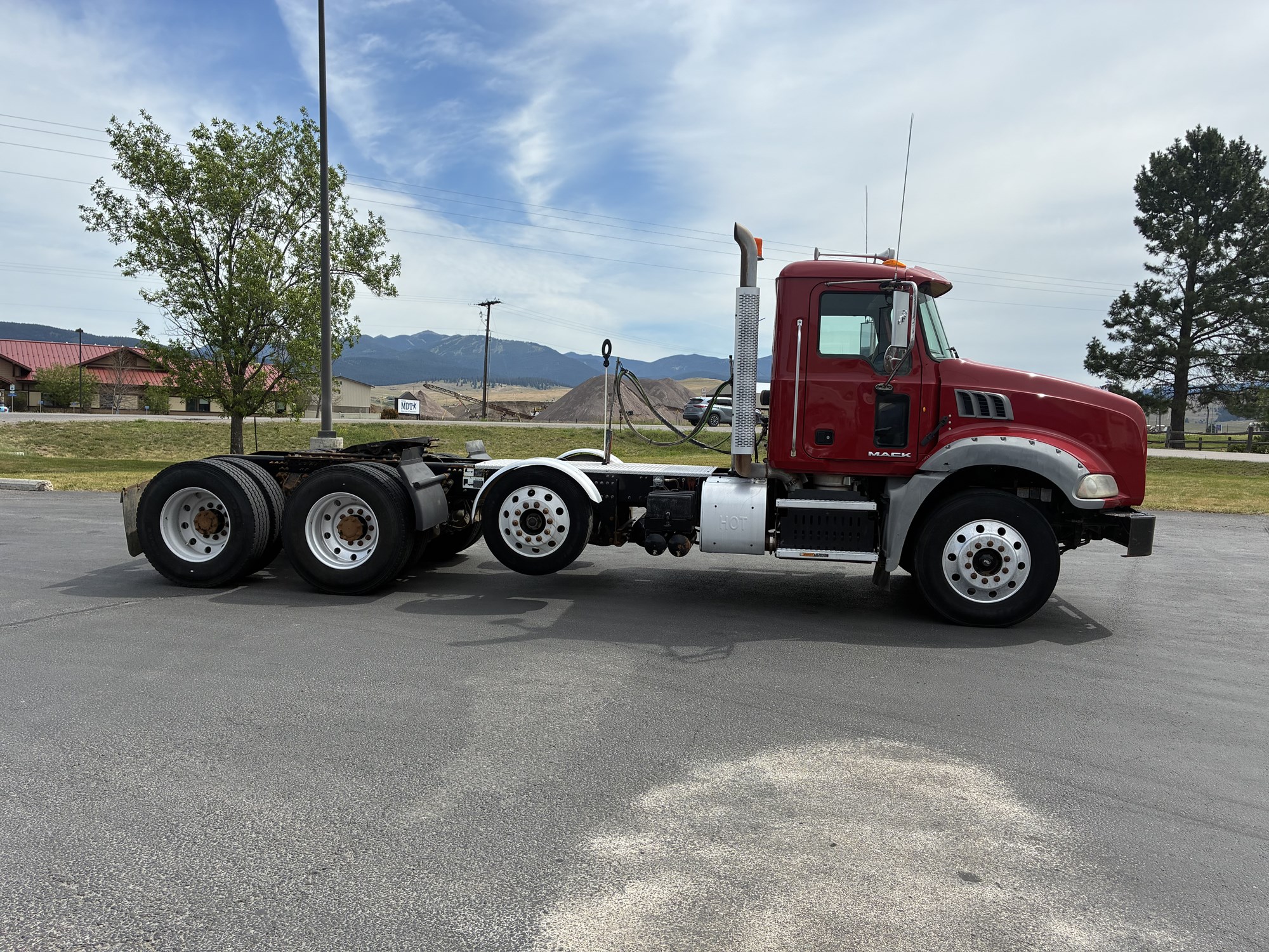 2015 Mack Granite 2015 Mack Granite - image 3 of 6