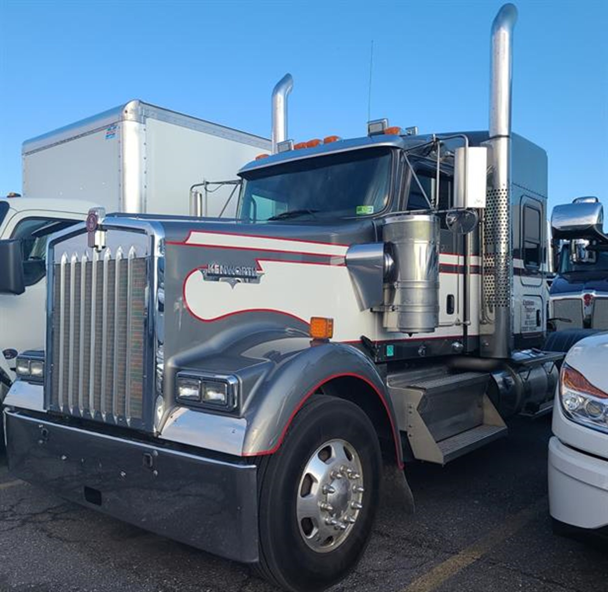 2018 Kenworth W900 2018 Kenworth W900 - image 1 of 2