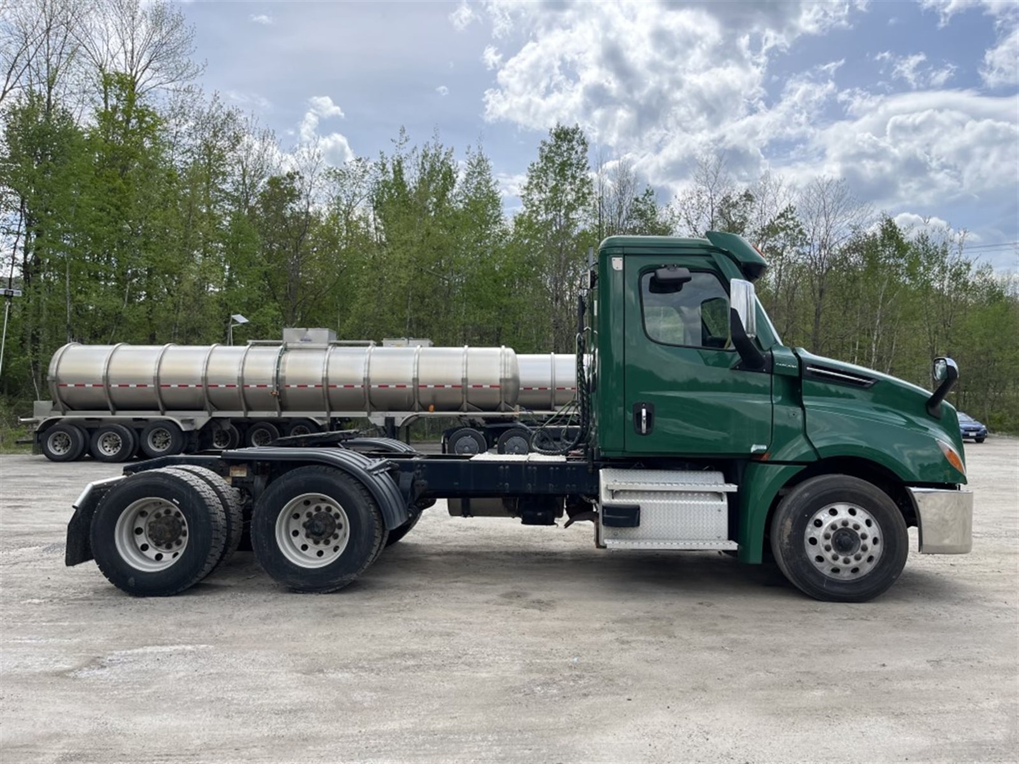 2019 Freightliner Cascadia in Chesapeake, VA — photo 4