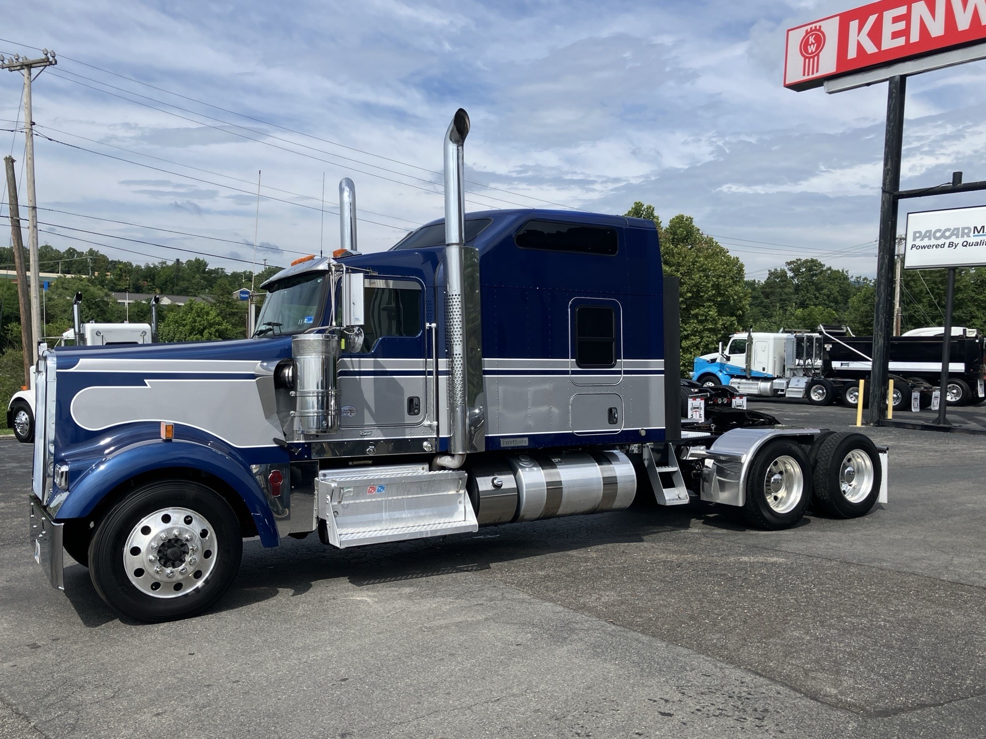 2019 Kenworth W900B - image 1 of 6