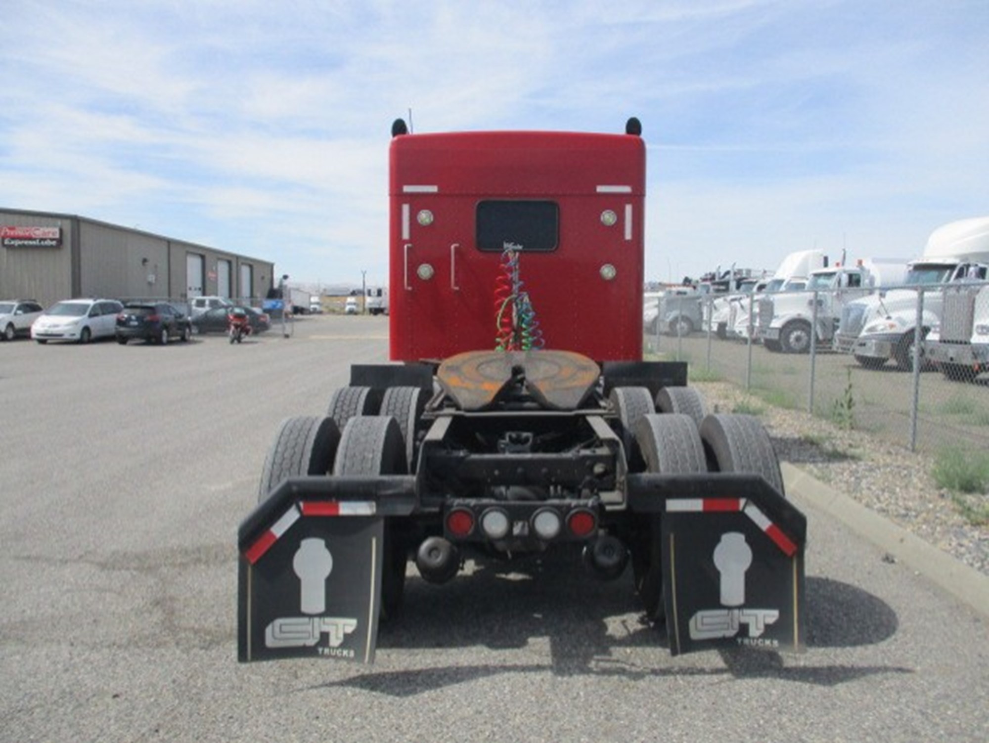 2021 Kenworth T800 - image 3 of 6