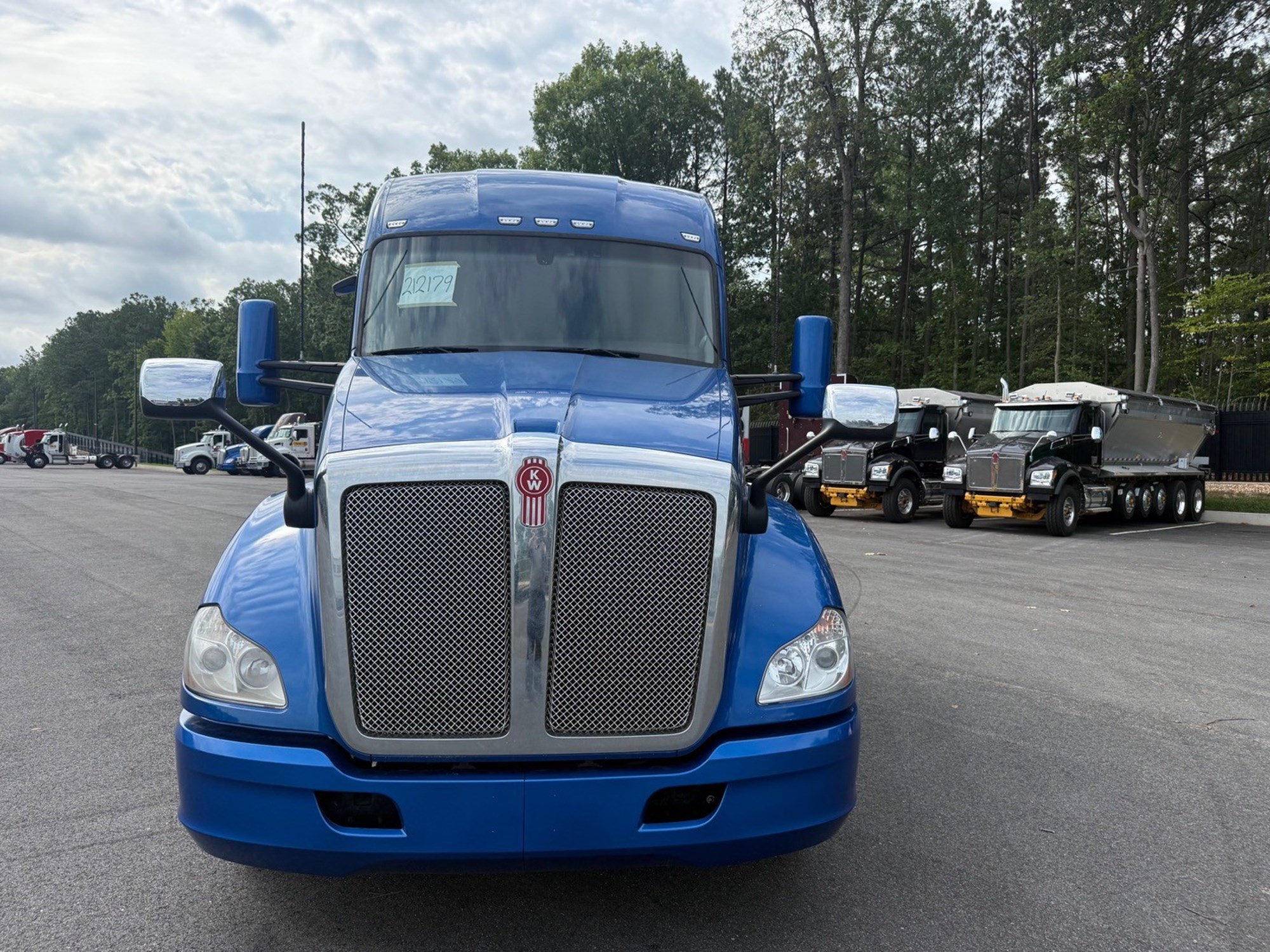 2021 Kenworth T680 in Ashland, VA — photo 2