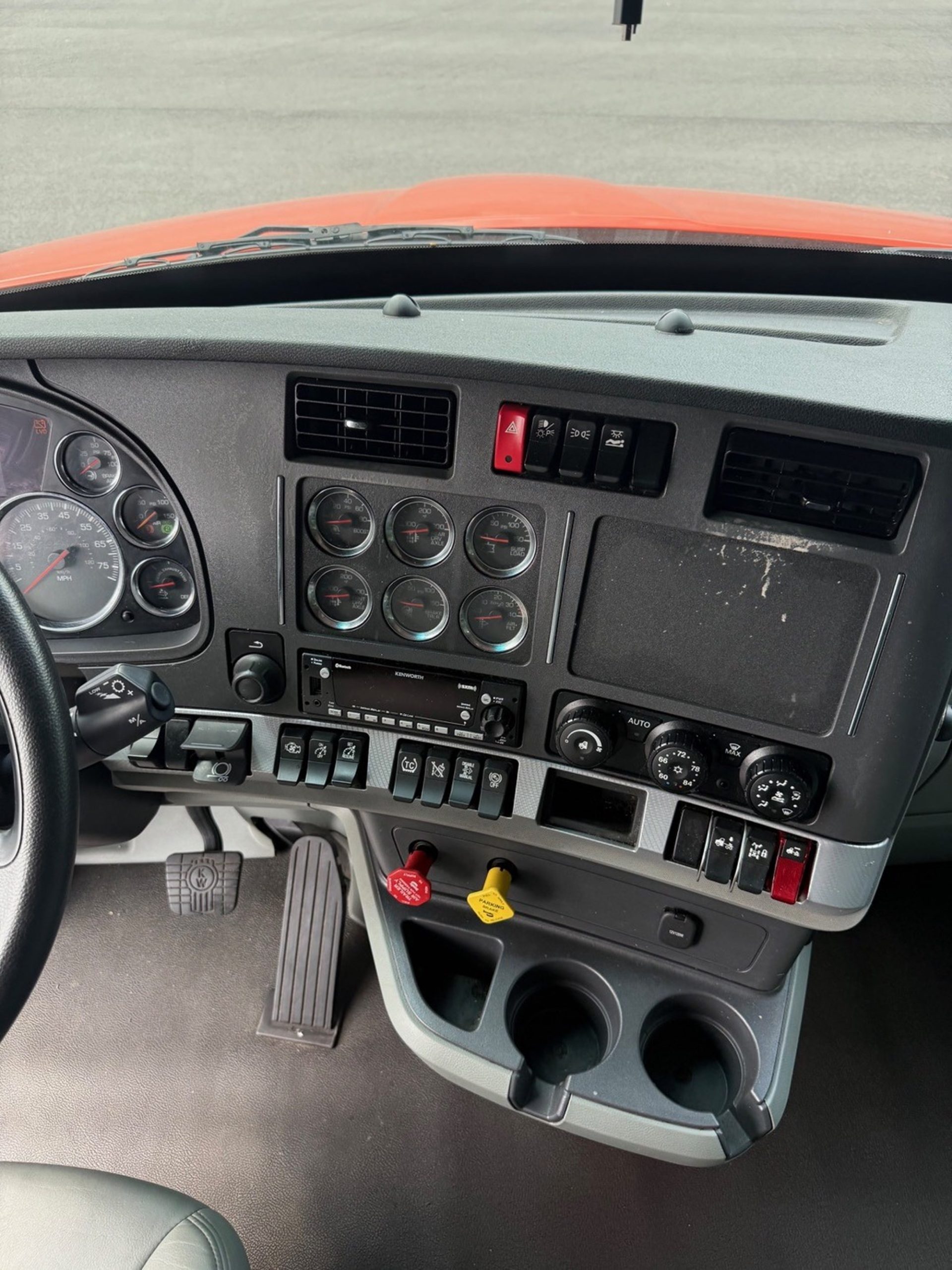 2021 Kenworth T680 in Ashland, VA — photo 5