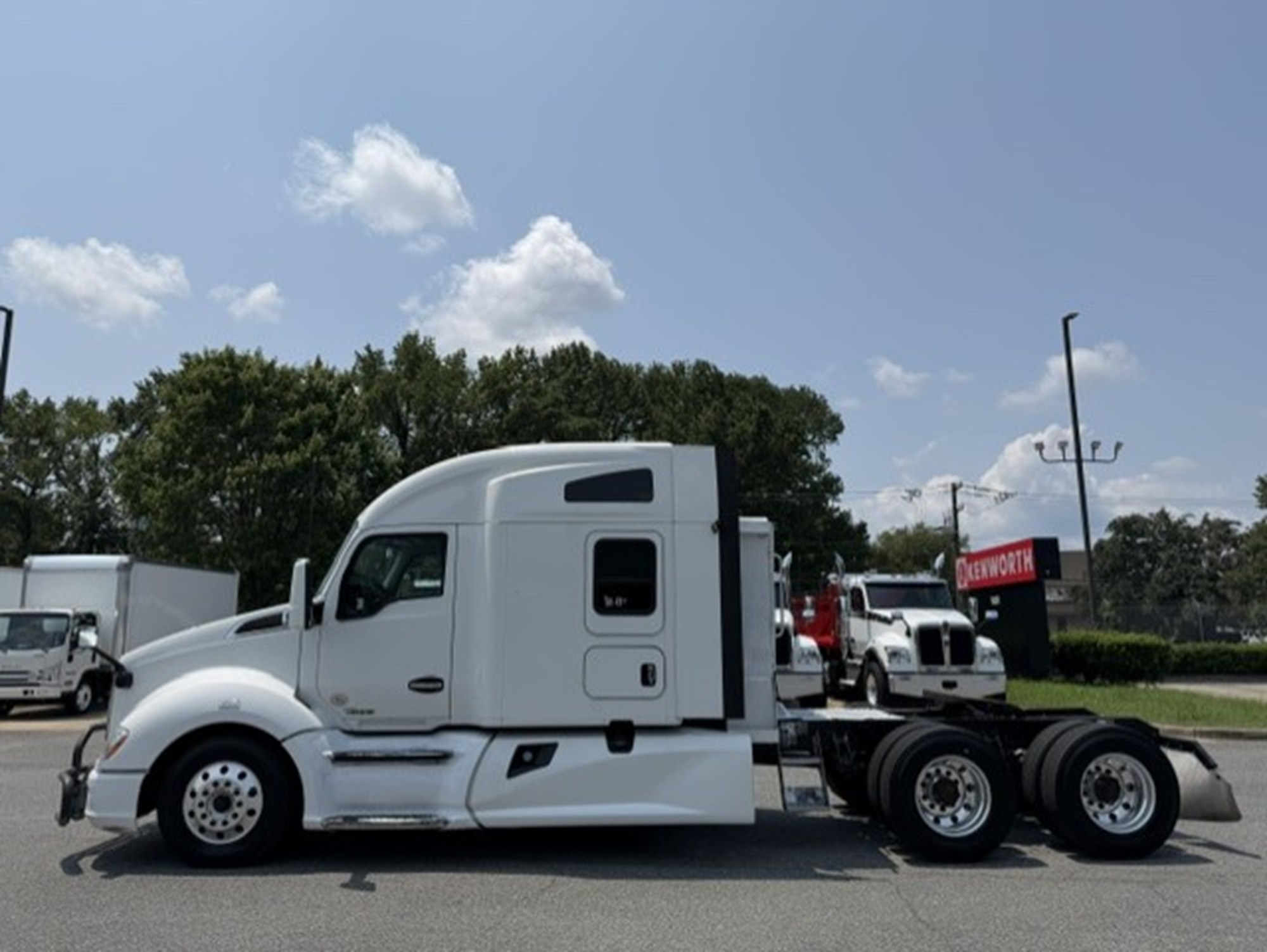 2021 Kenworth T680 in Chesapeake, VA — photo 2
