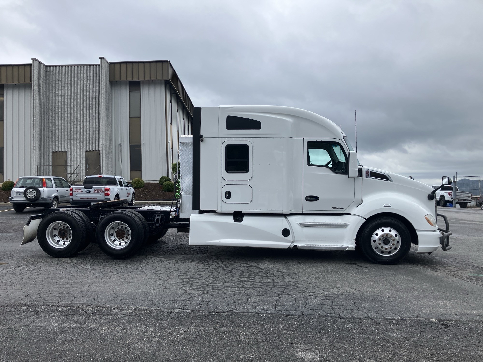 2021 Kenworth T680 in Roanoke, VA — photo 3