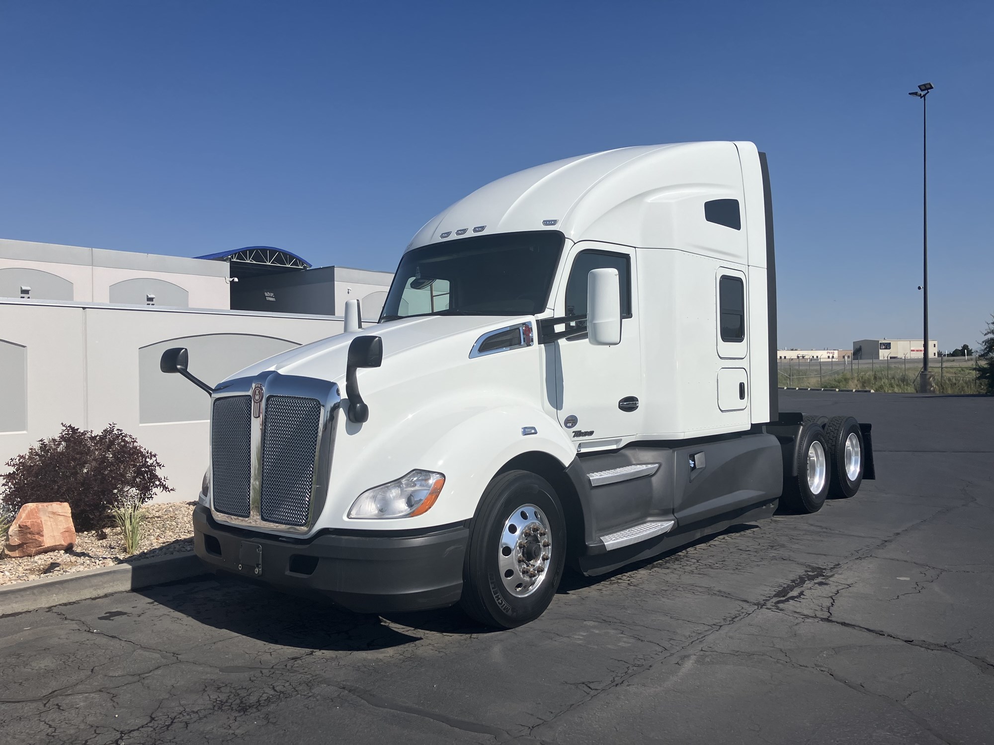 2021 Kenworth T680 in Salt Lake, UT — photo 2