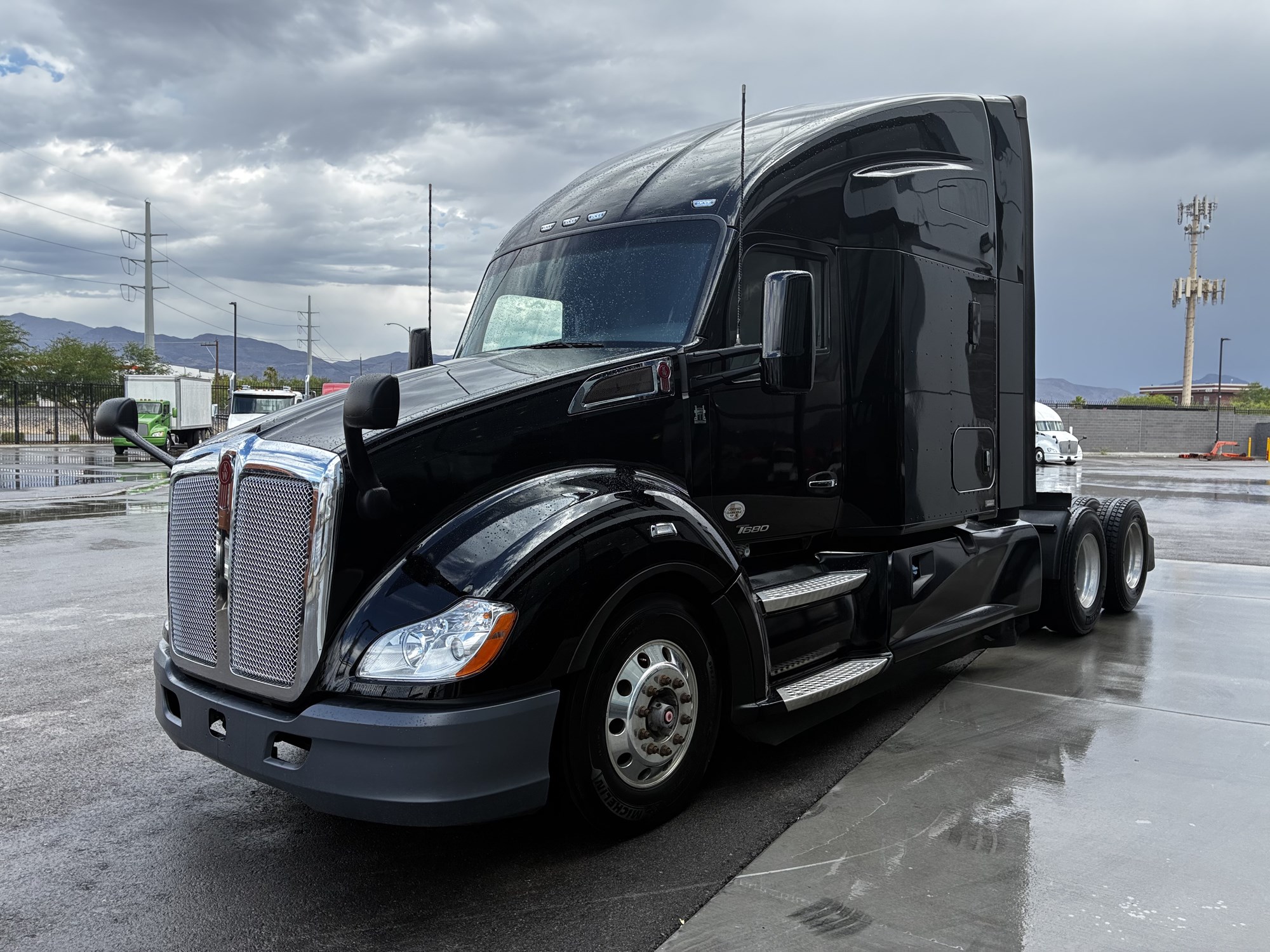 2022 Kenworth T680 in Las Vegas, NV — photo 6