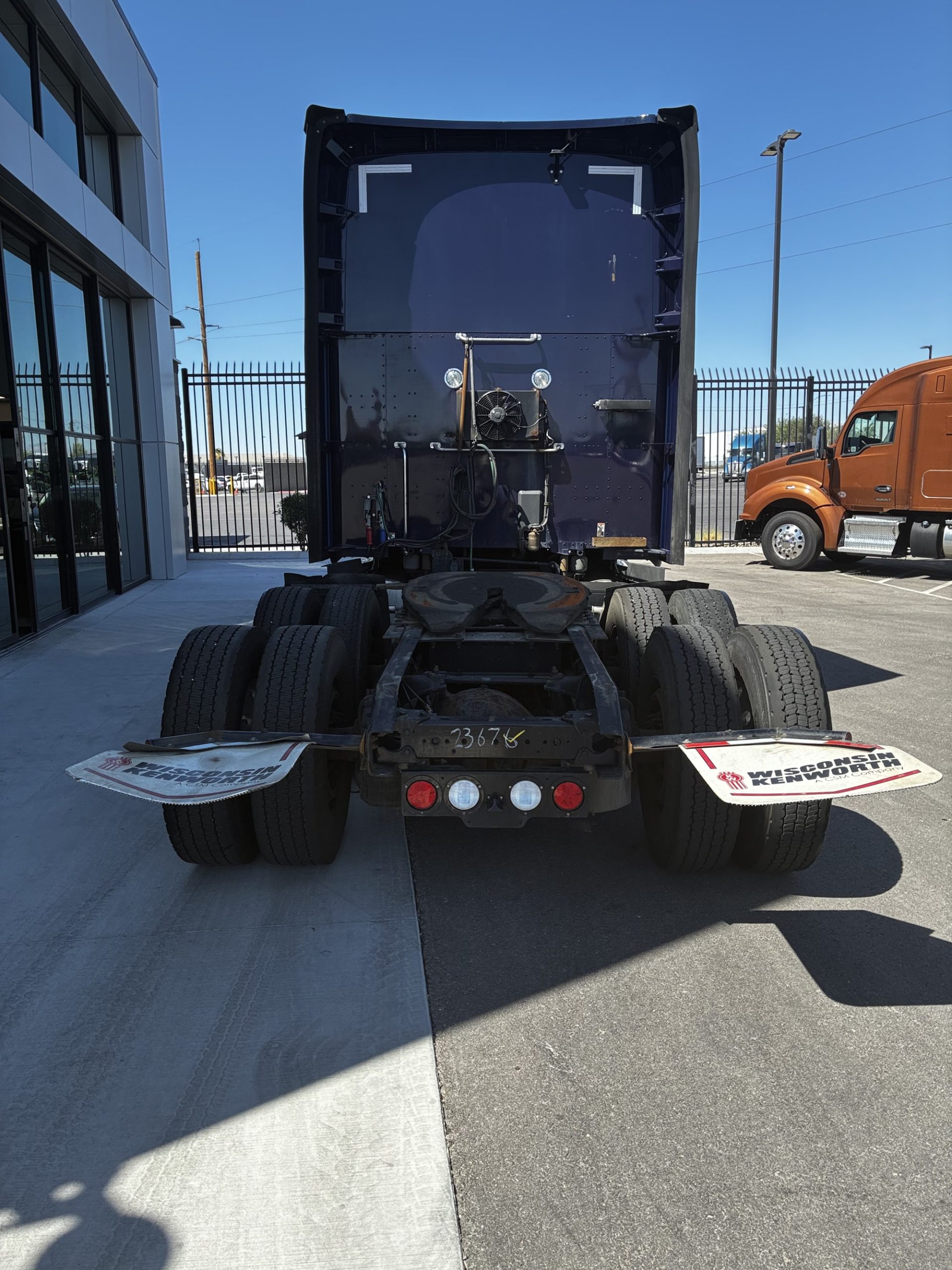 2022 Kenworth T680 in Las Vegas, NV — photo 3