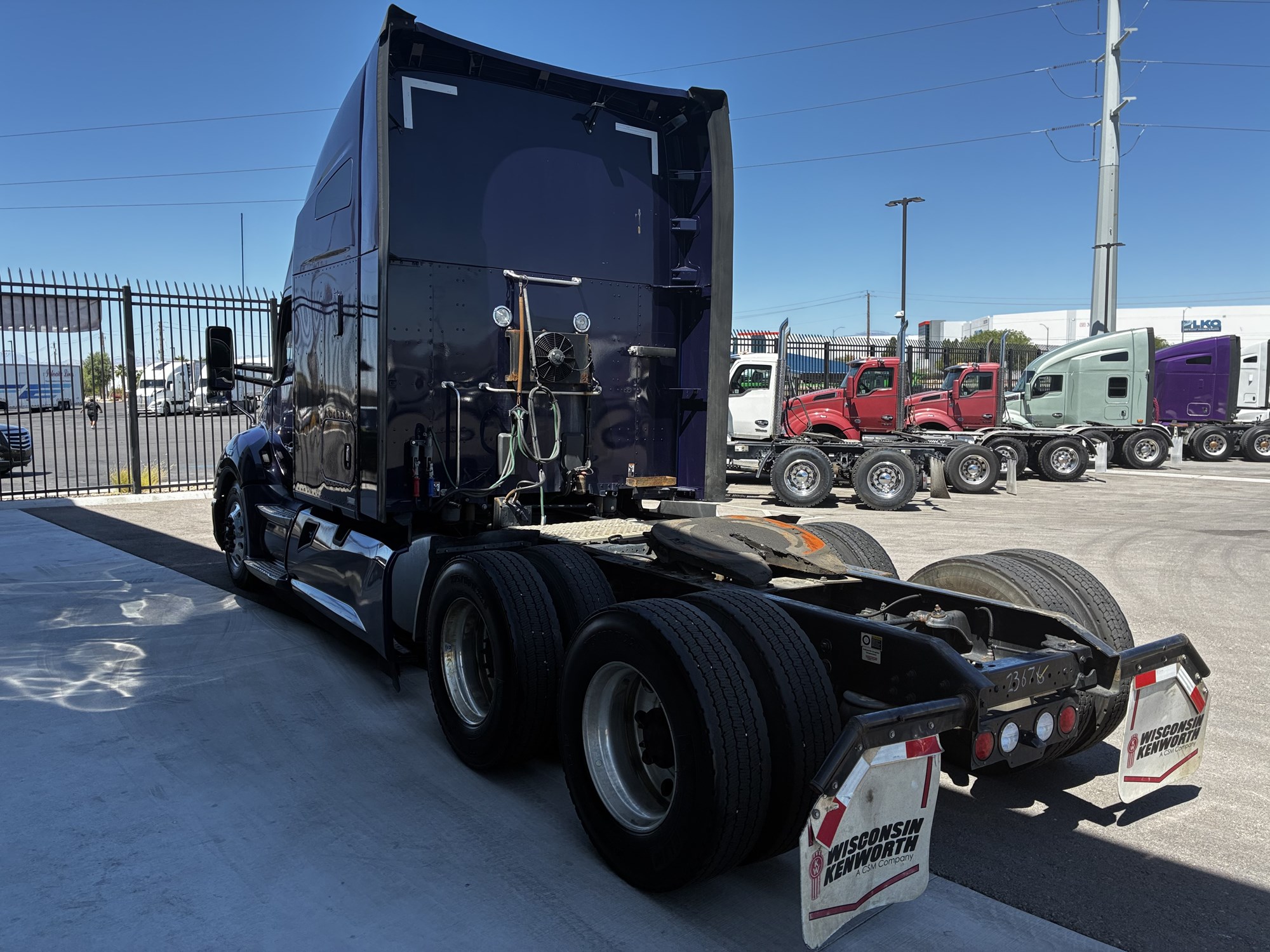 2022 Kenworth T680 in Las Vegas, NV — photo 5