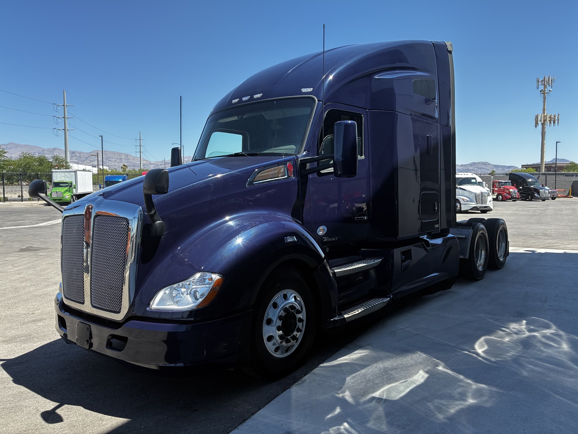 2022 Kenworth T680 in Las Vegas, NV — photo 6
