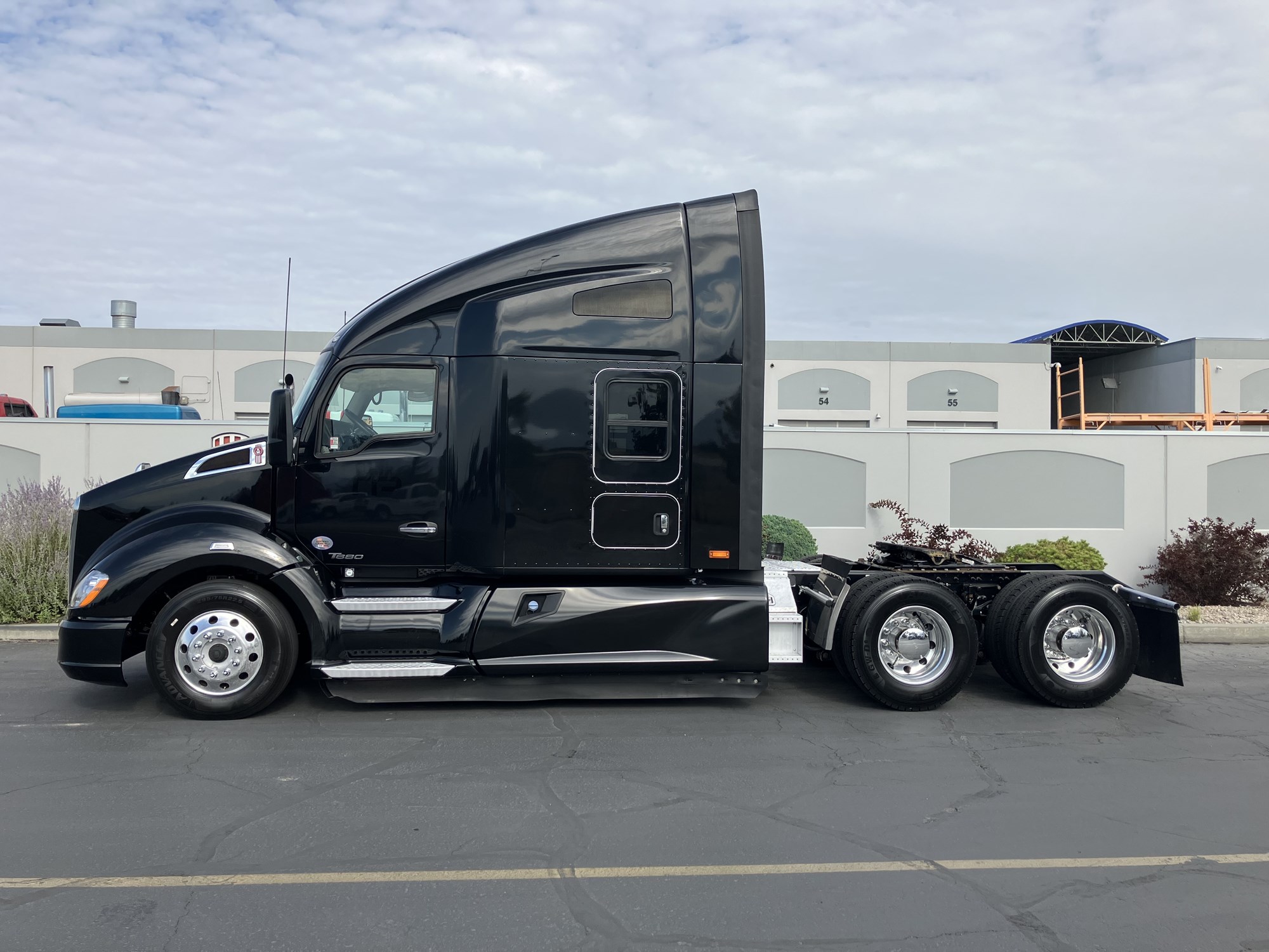 2022 Kenworth T680 in Salt Lake, UT