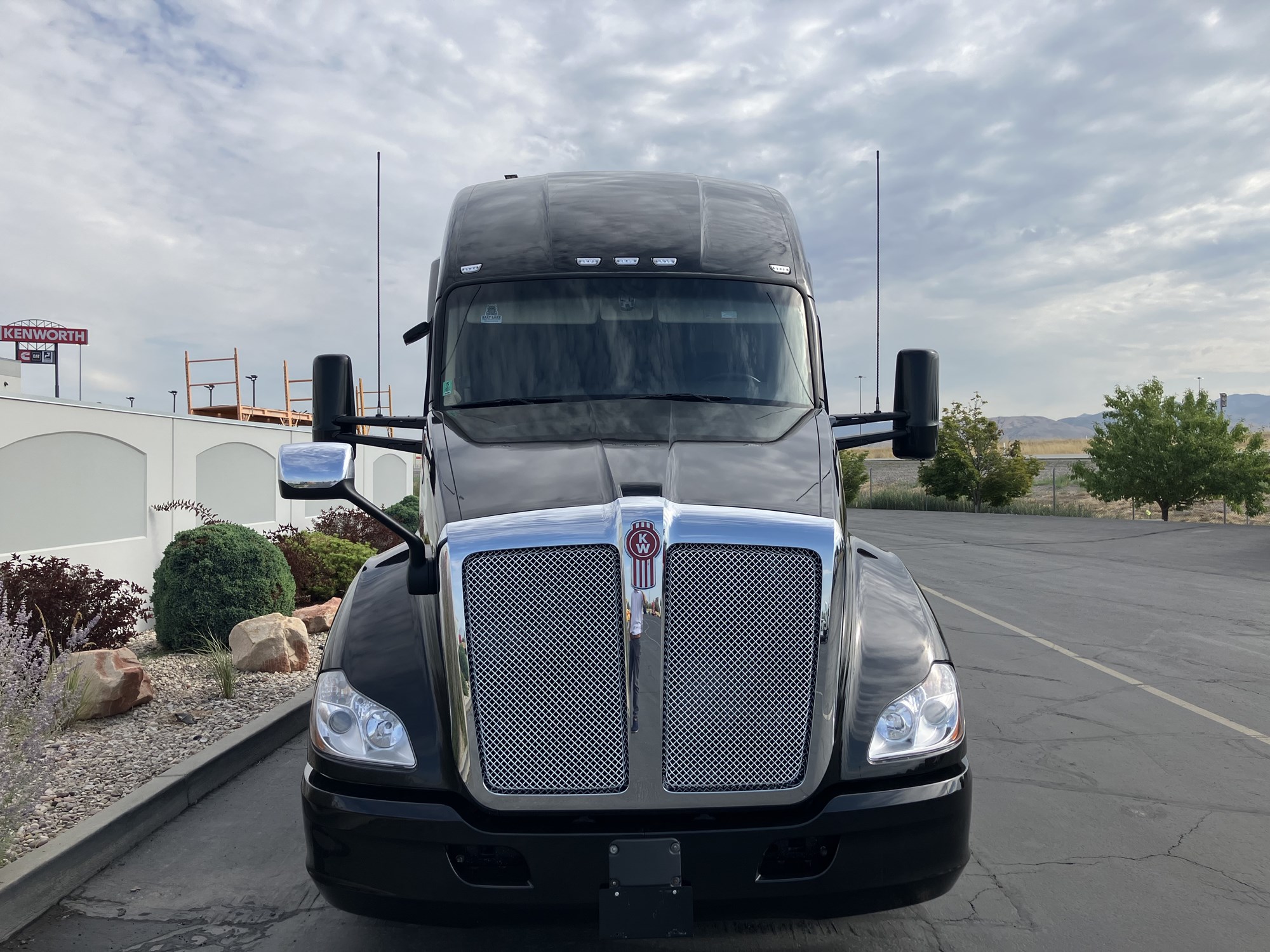 2022 Kenworth T680 in Salt Lake, UT — photo 3