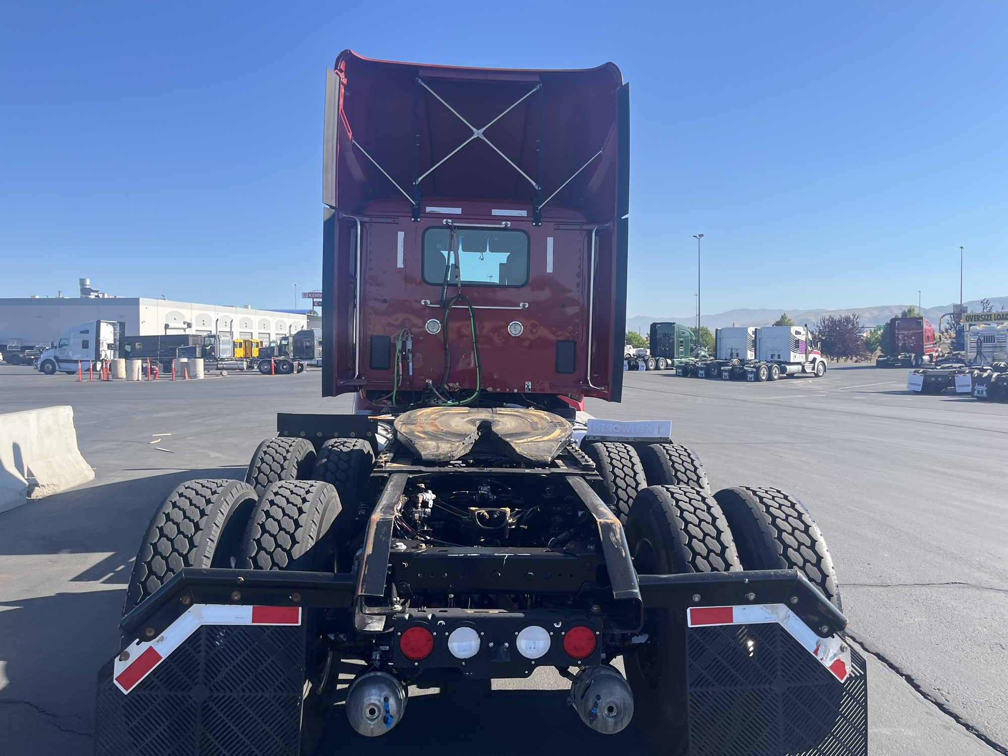2022 Kenworth T880 - image 4 of 6