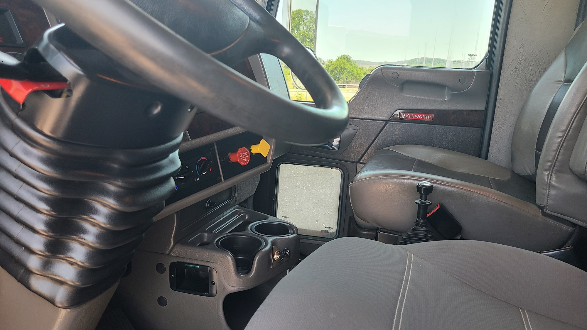2022 Kenworth T370 2022 Kenworth T370 - image 3 of 6