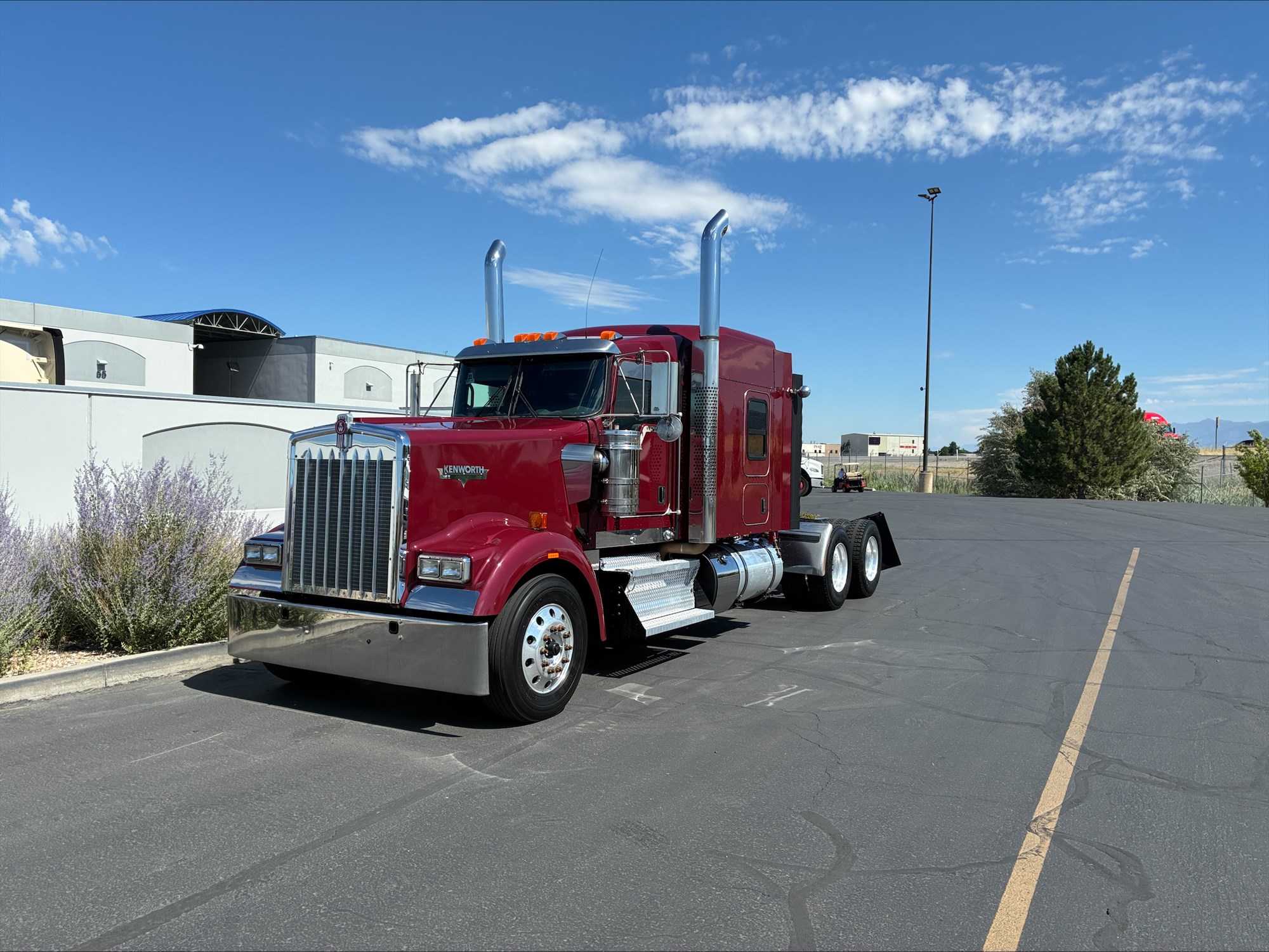 2022 Kenworth W900 2022 Kenworth W900 - image 2 of 6