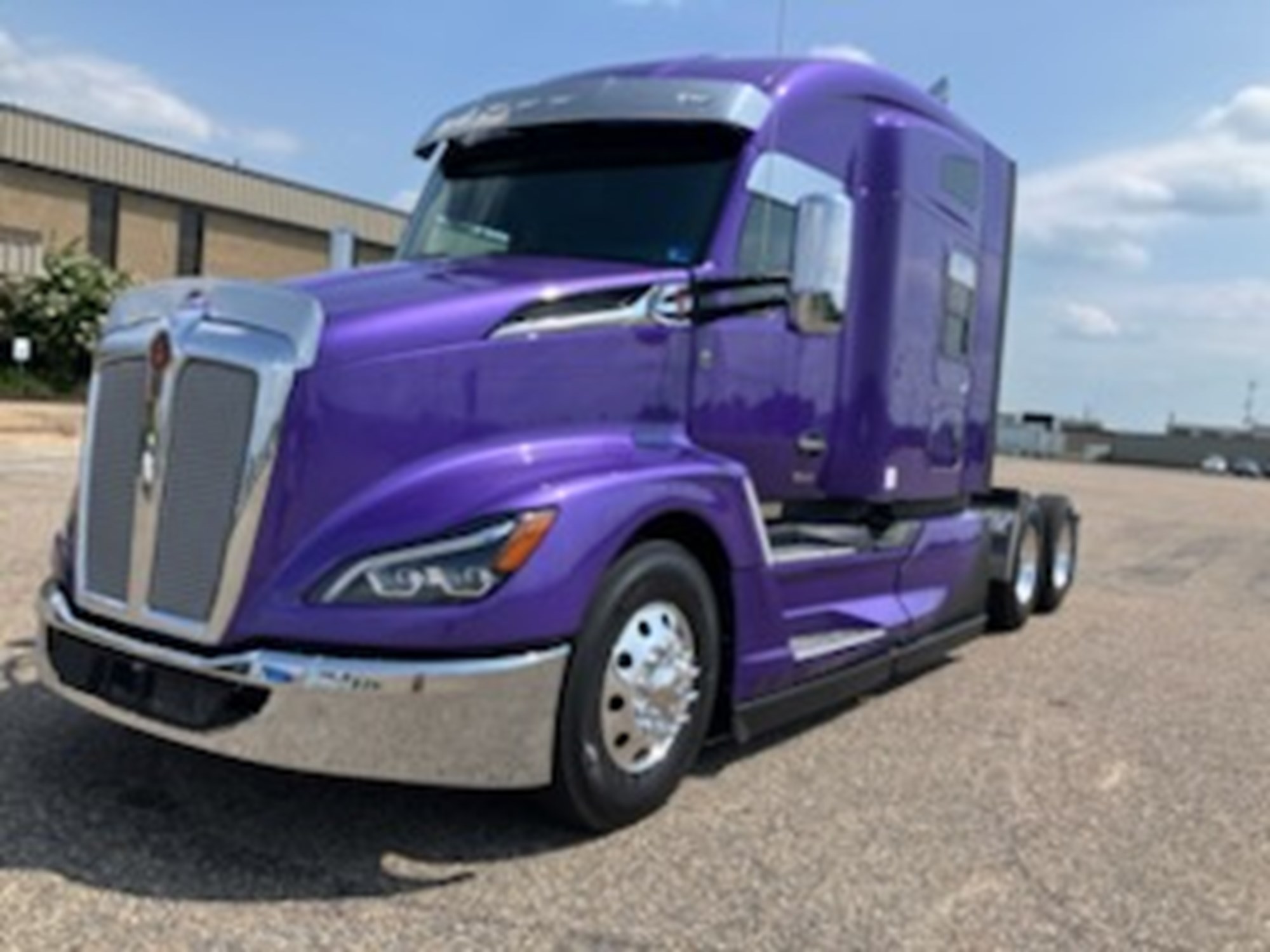 2023 Kenworth T680 Next Gen 2023 Kenworth T680 Next Gen - image 1 of 6