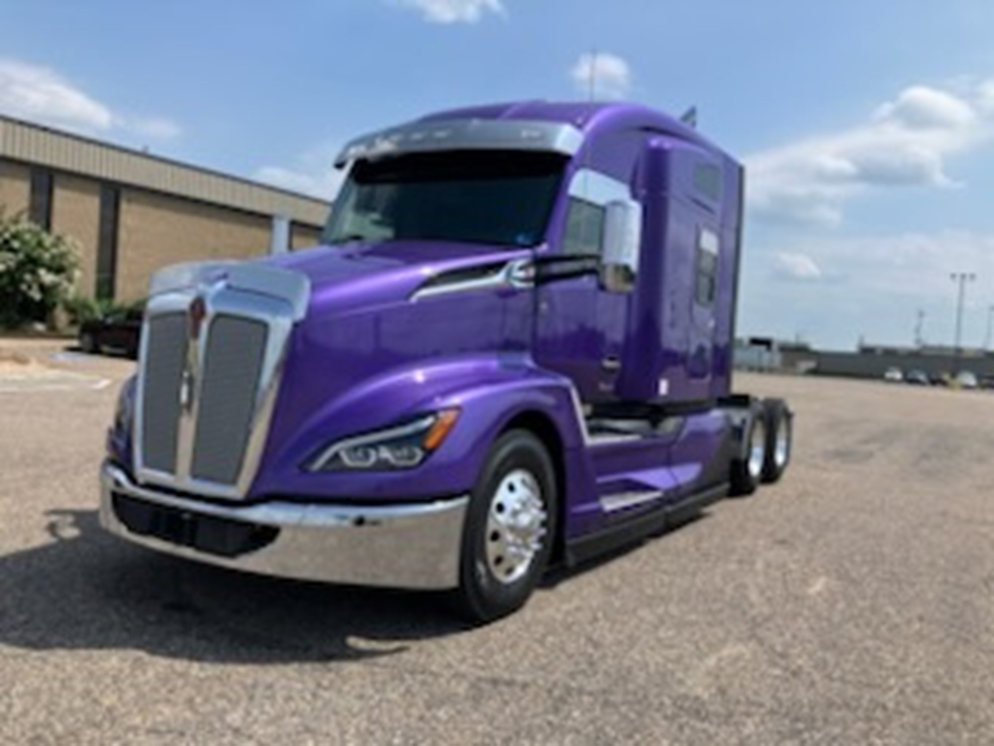 2023 Kenworth T680 Next Gen 2023 Kenworth T680 Next Gen - image 2 of 6