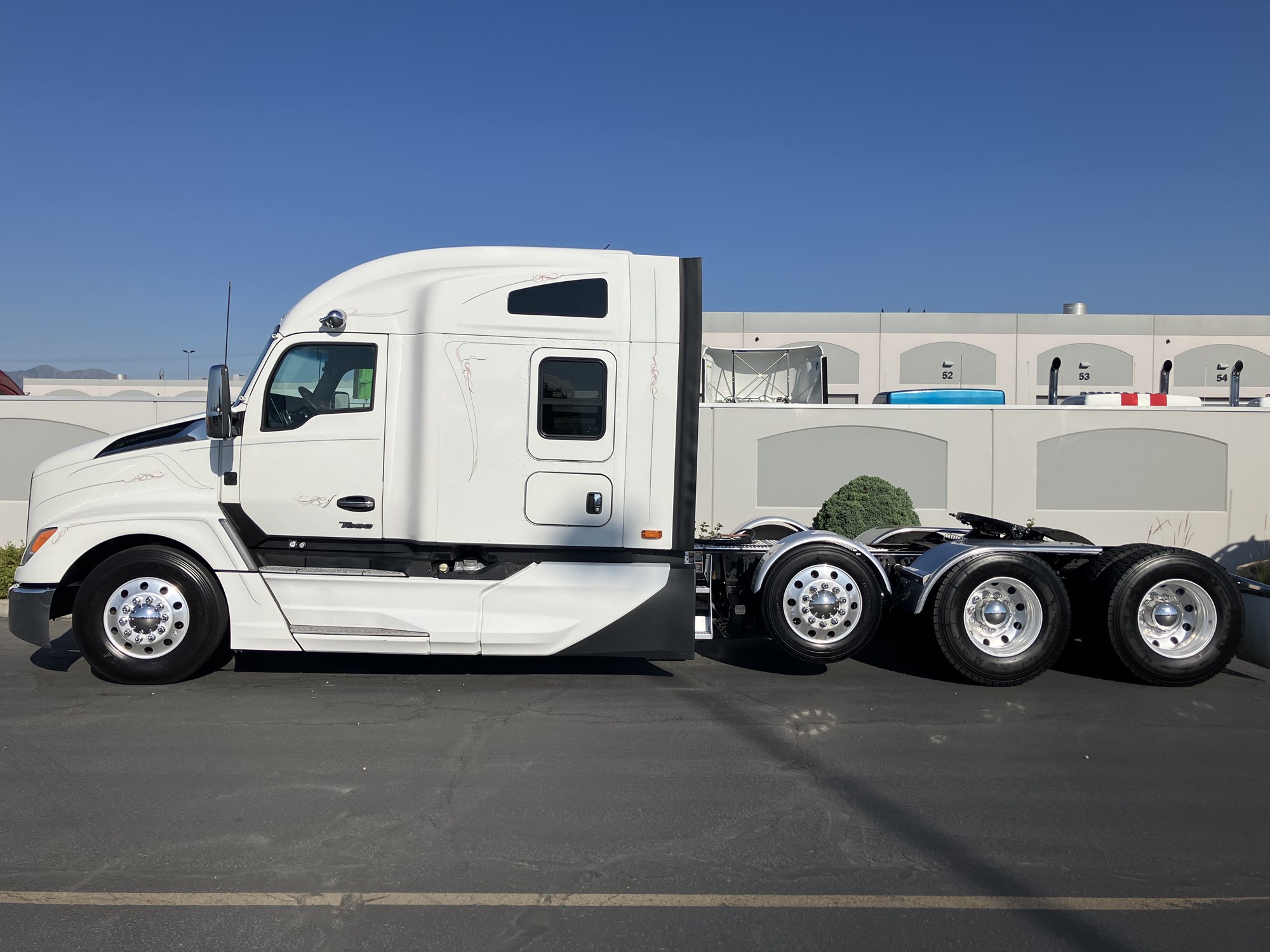 2023 Kenworth T680 Next Gen - image 1 of 6