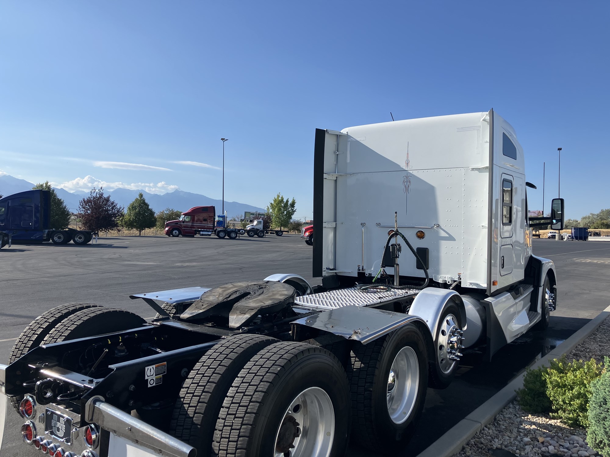 2023 Kenworth T680 Next Gen - image 5 of 6