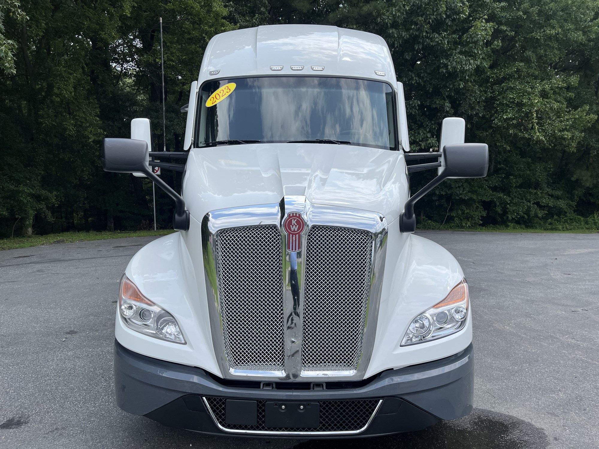 2023 Kenworth T680 in Richmond, VA — photo 2