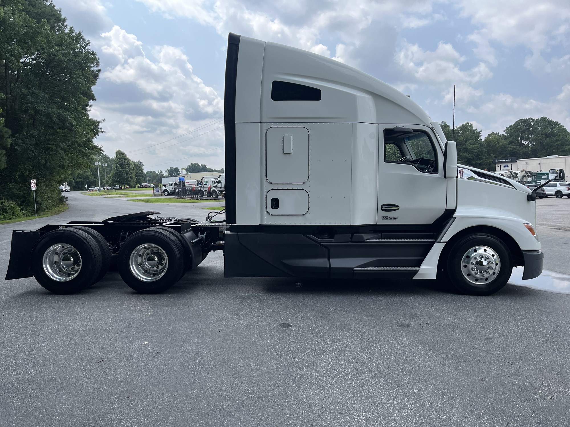 2023 Kenworth T680 in Richmond, VA — photo 4