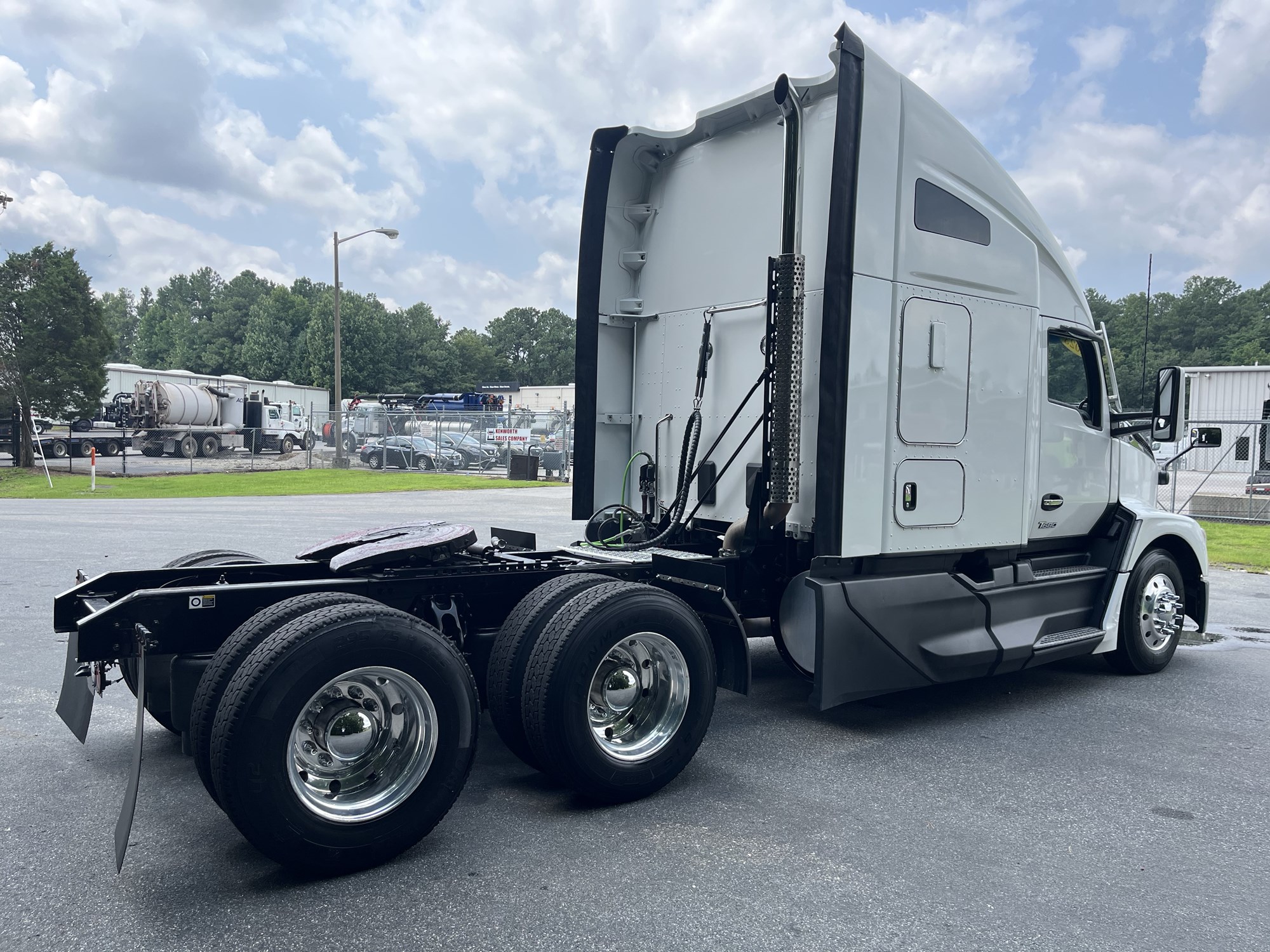 2023 Kenworth T680 in Richmond, VA — photo 5