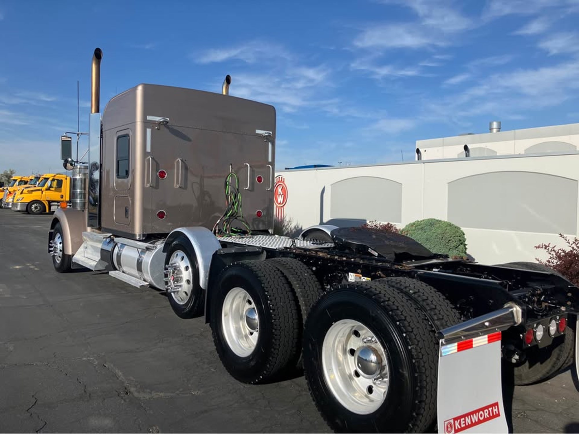 2022 Kenworth W900 2022 Kenworth W900 - image 6 of 6