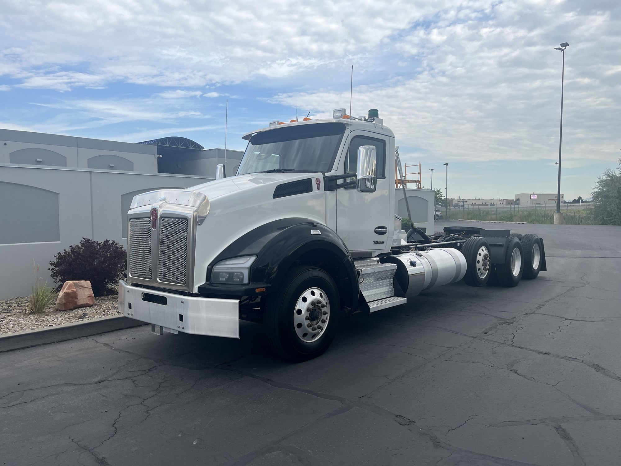 2024 Kenworth T880 in Salt Lake, UT — photo 2