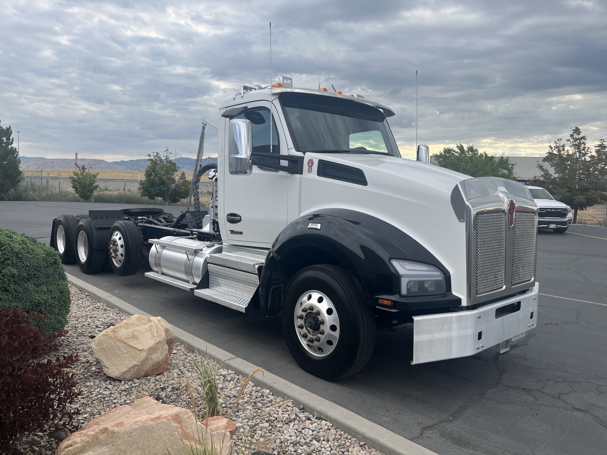 2024 Kenworth T880 in Salt Lake, UT — photo 4