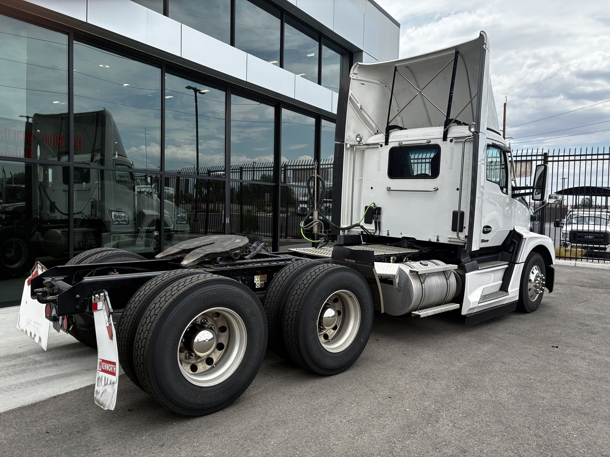 2024 Kenworth in Las Vegas, NV — photo 3