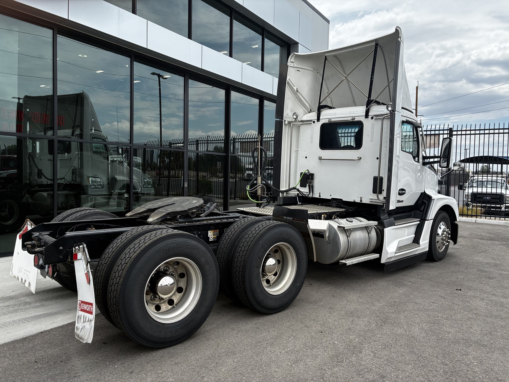 2024 Kenworth in Las Vegas, NV — photo 4