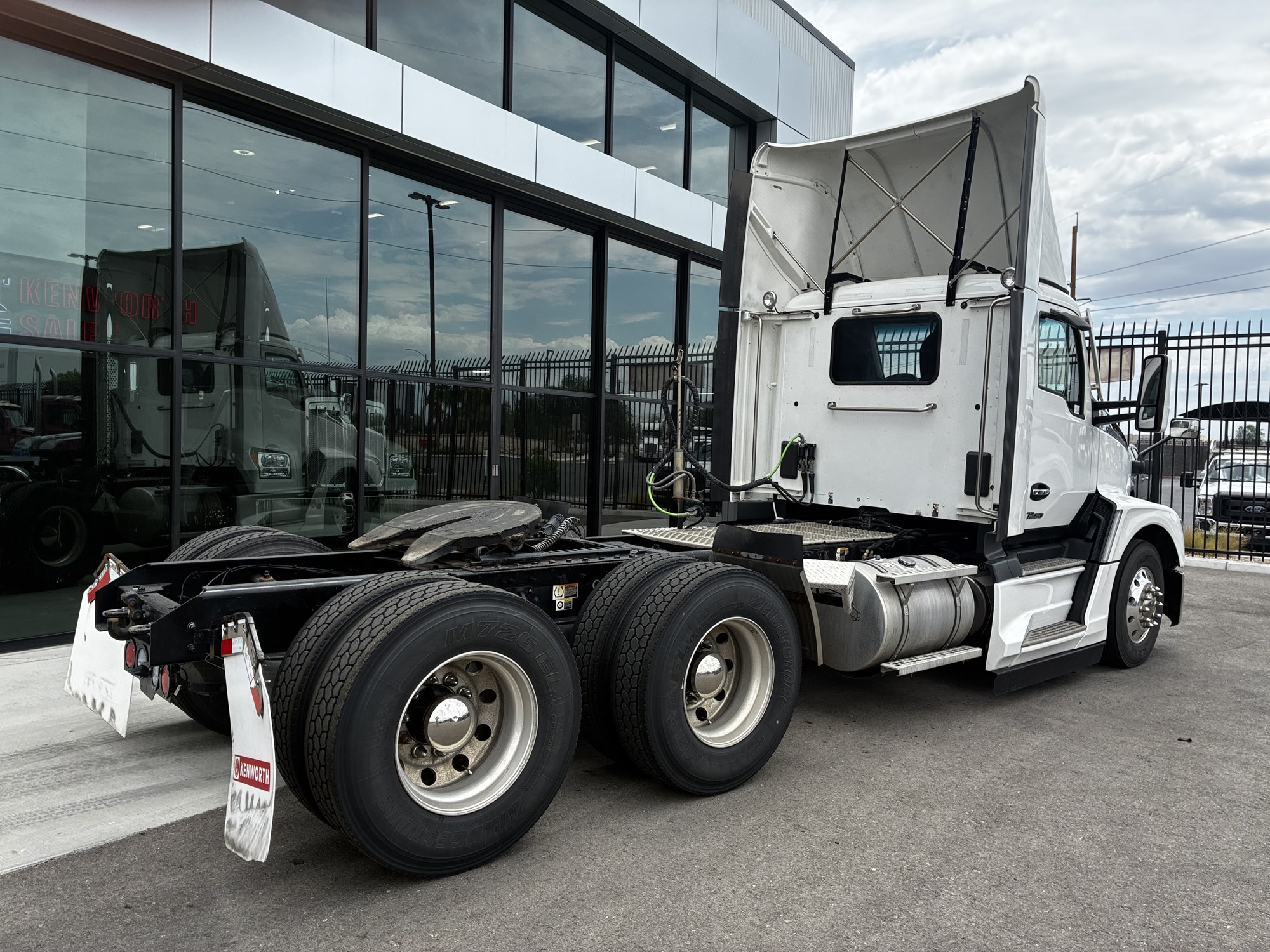 2024 Kenworth in Las Vegas, NV — photo 5