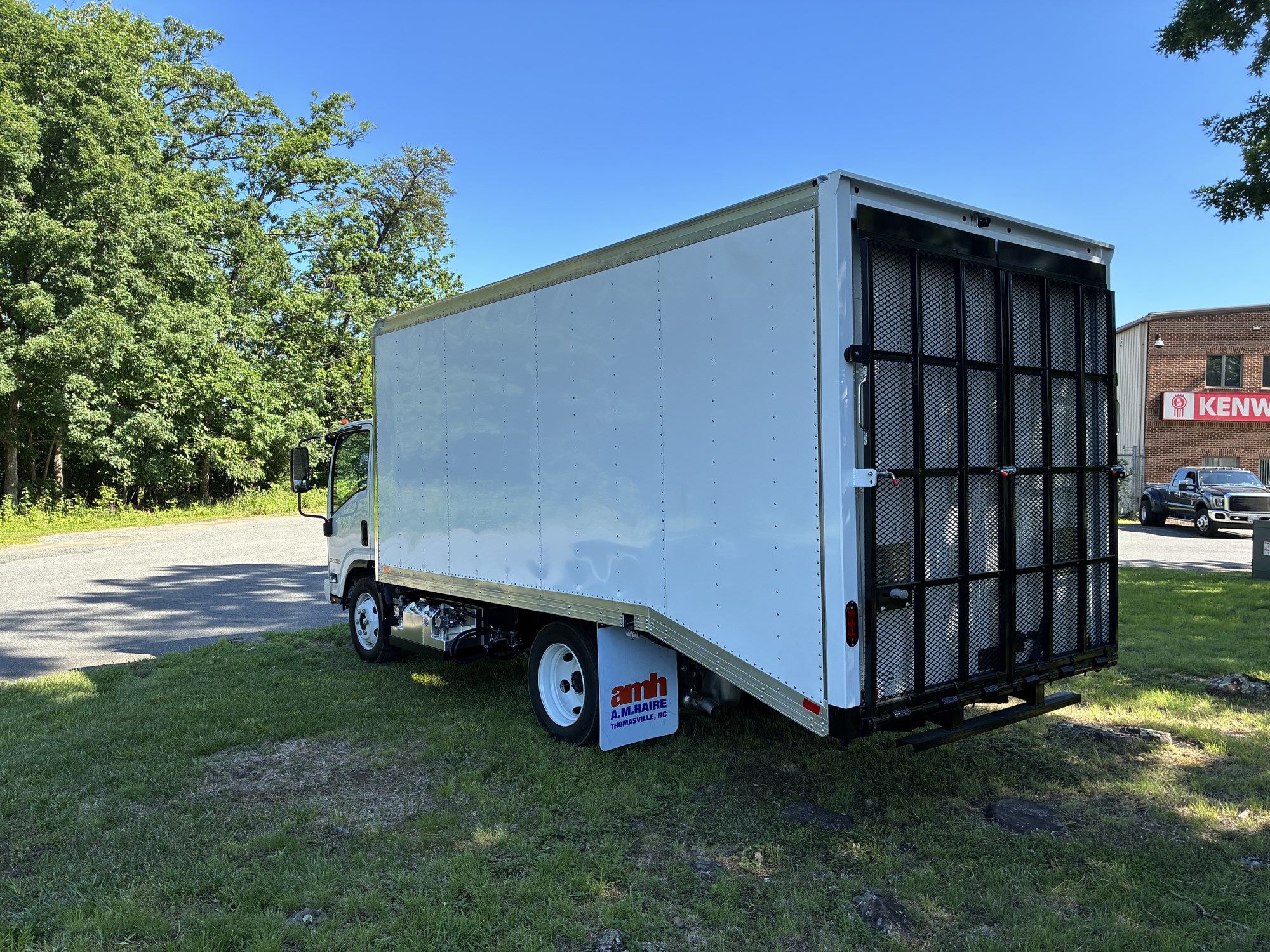 2026 Isuzu NPRGASHD 1F2 2026 Isuzu NPRGASHD 1F2 - image 3 of 6