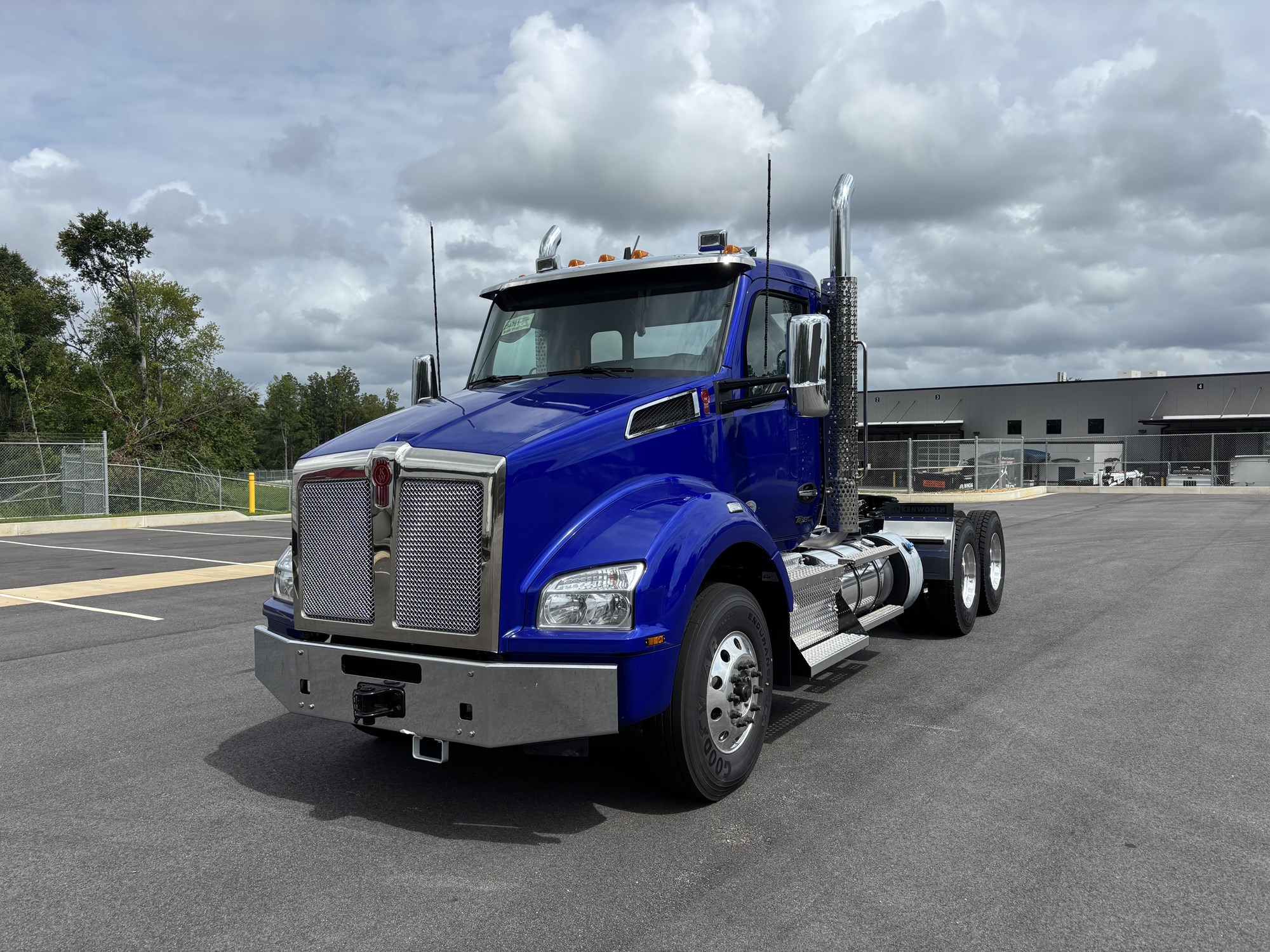 2027 Kenworth T880 in Ashland, VA — photo 2