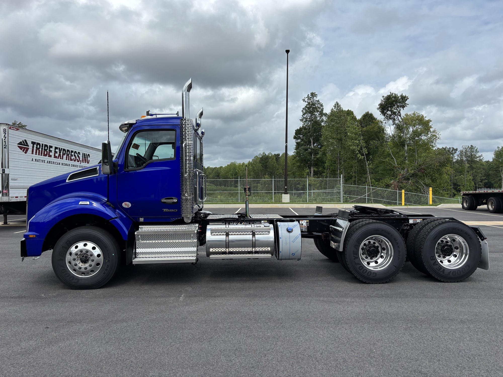 2027 Kenworth T880 in Ashland, VA — photo 3