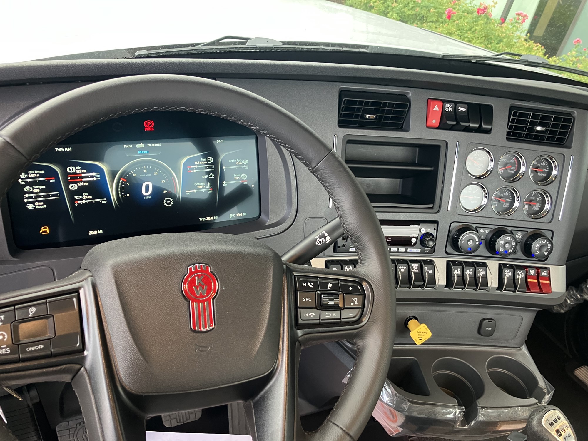 2027 Kenworth W990 - image 6 of 6