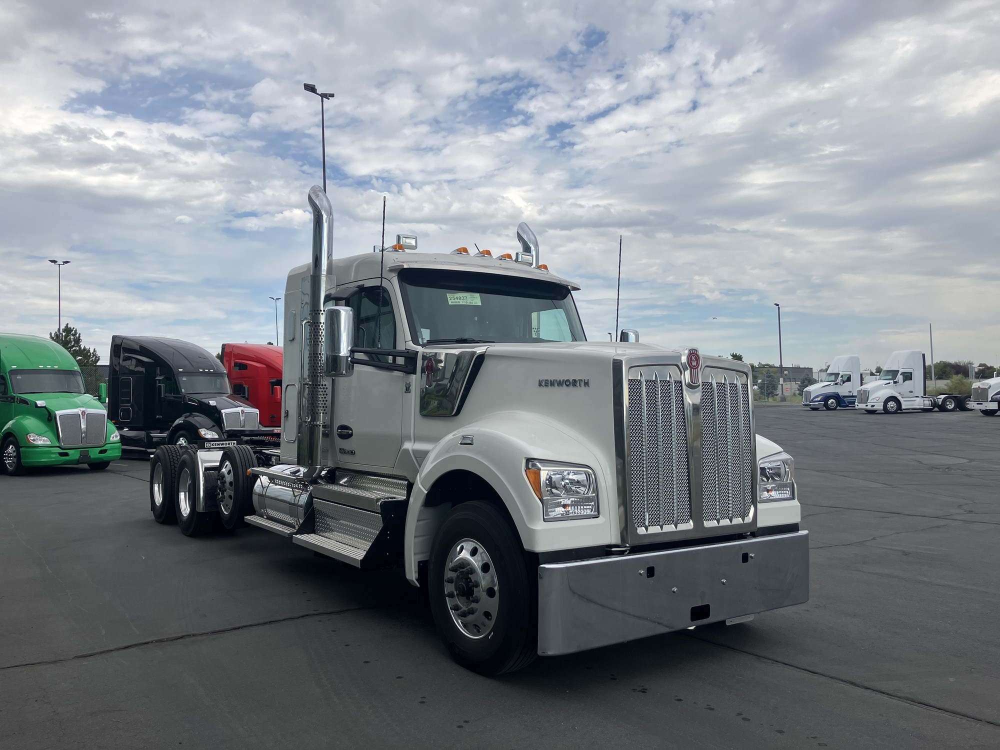2027 Kenworth W990 in Salt Lake, UT — photo 3