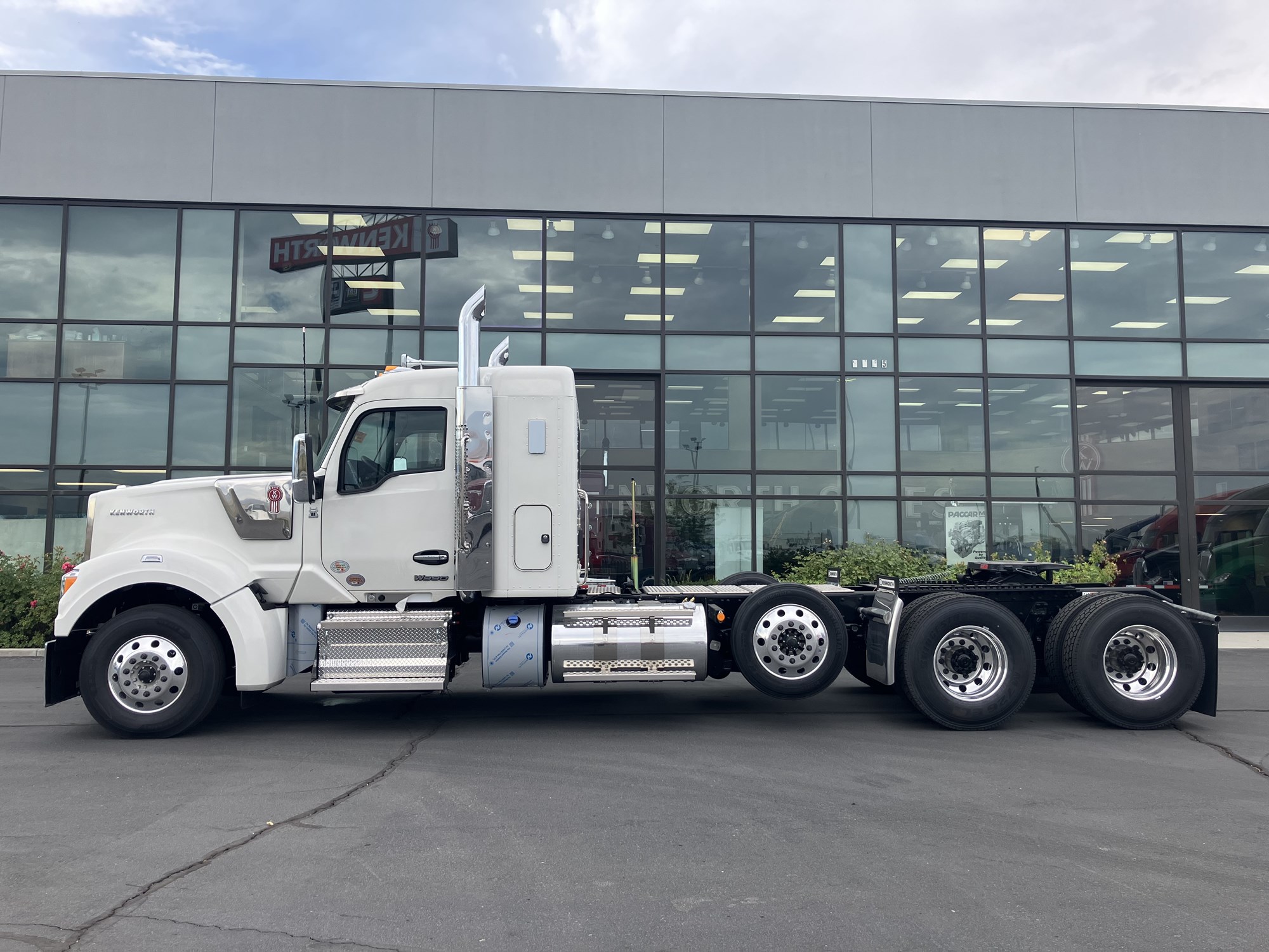 2027 Kenworth W990 in Salt Lake, UT — photo 5