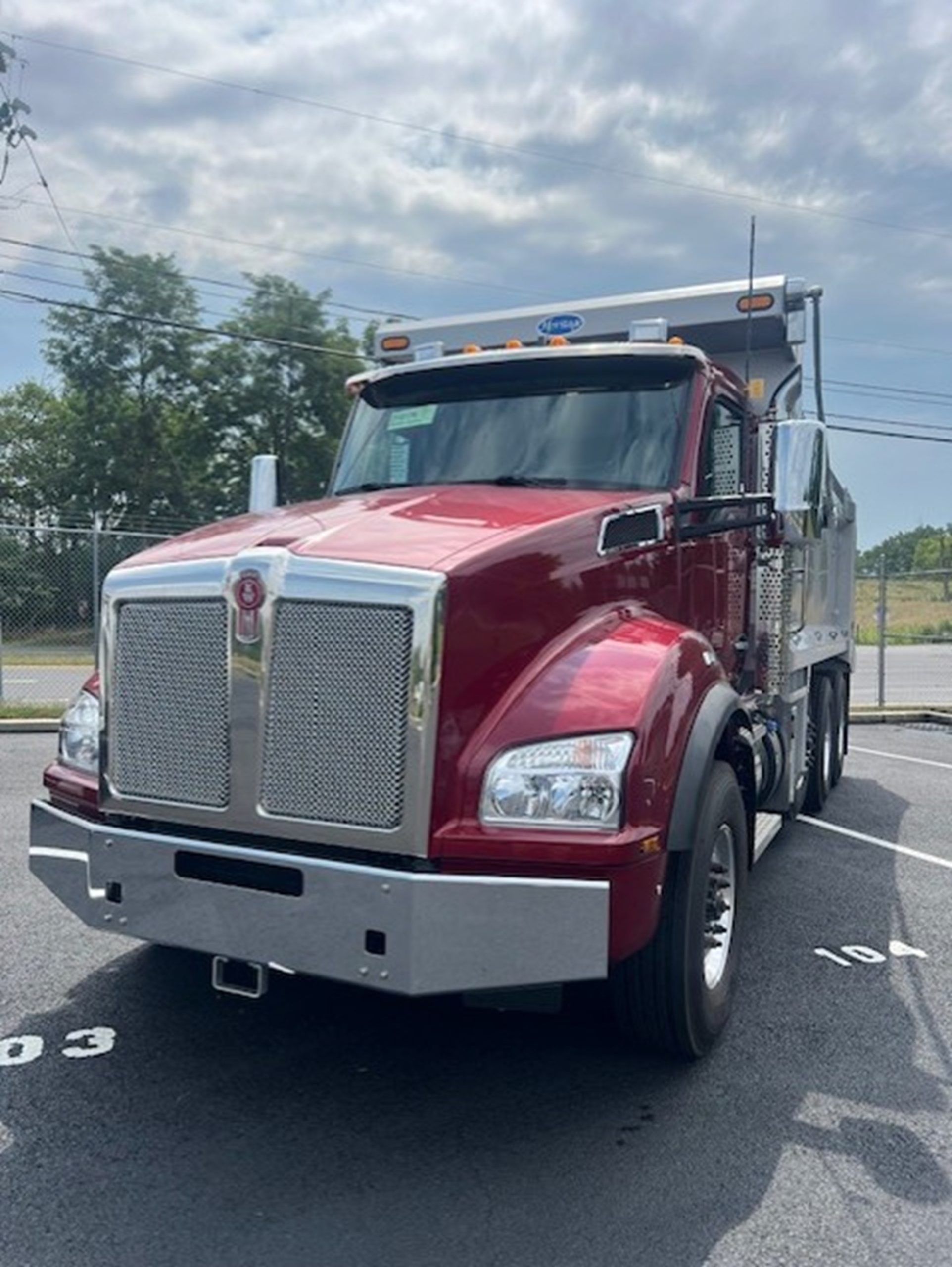 2027 Kenworth T880 2027 Kenworth T880 - image 1 of 6