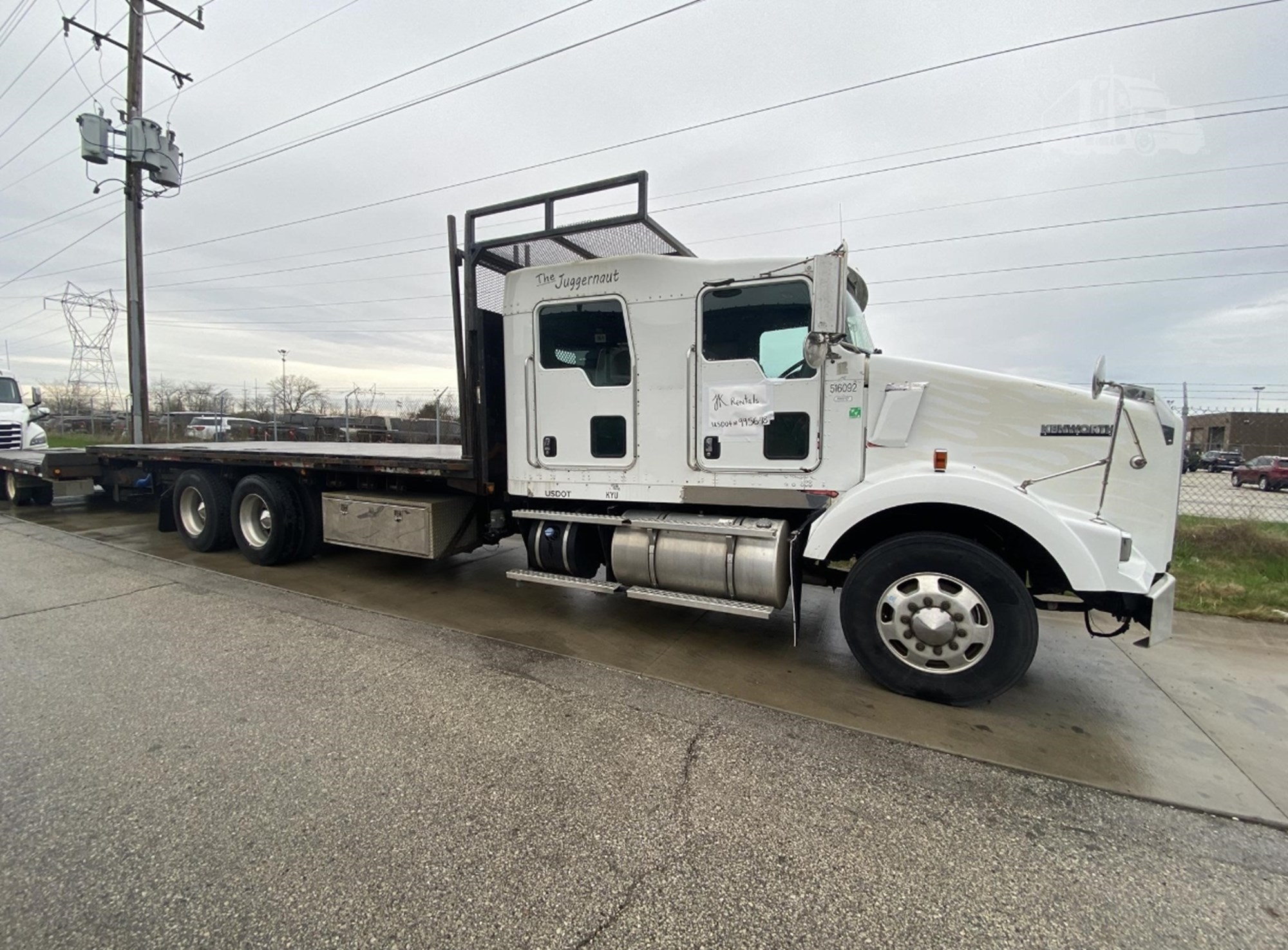 2013 Kenworth T800 - image 2 of 6