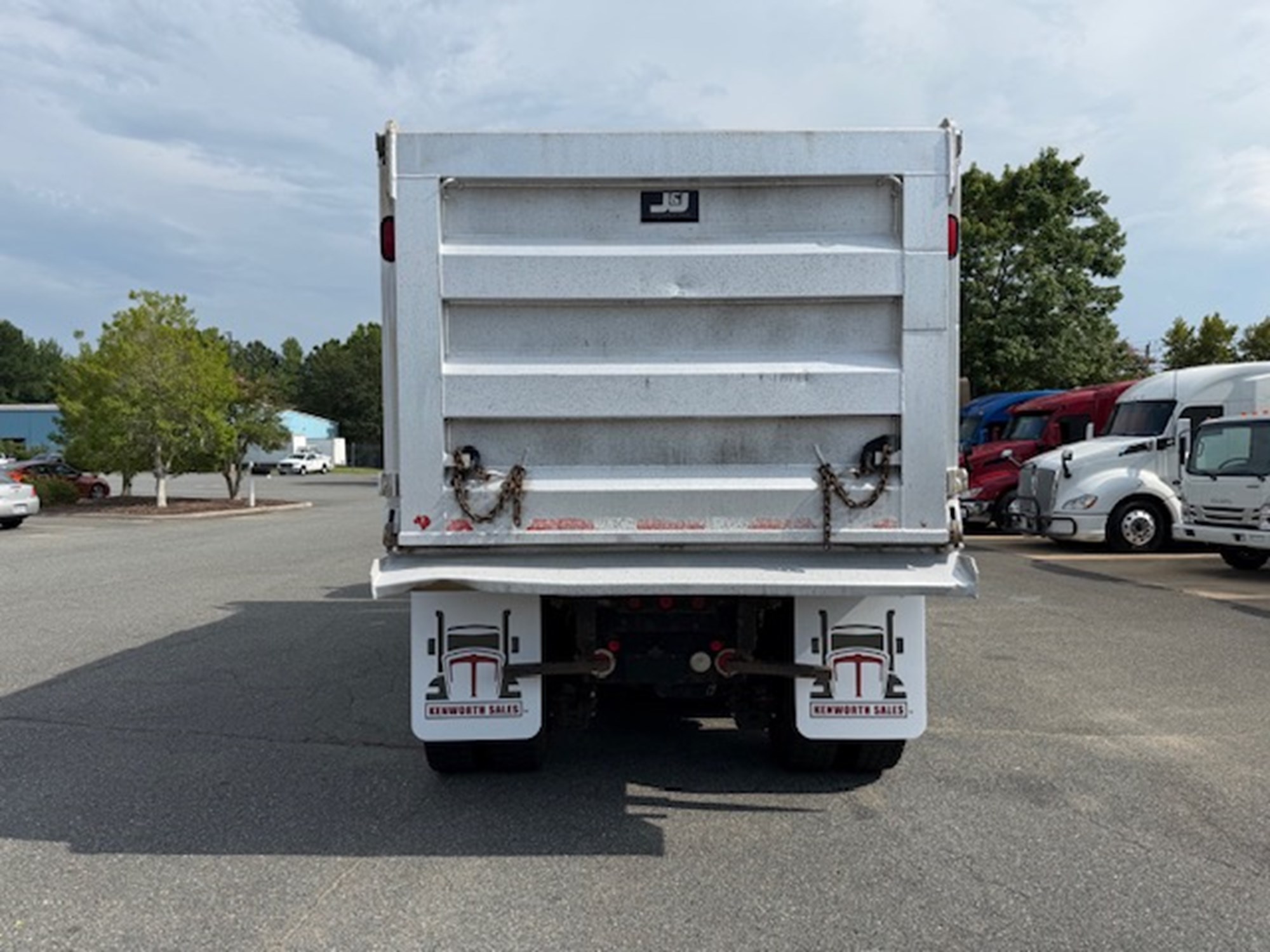 2014 Mack CV713 Granite 2014 Mack CV713 Granite - image 5 of 6