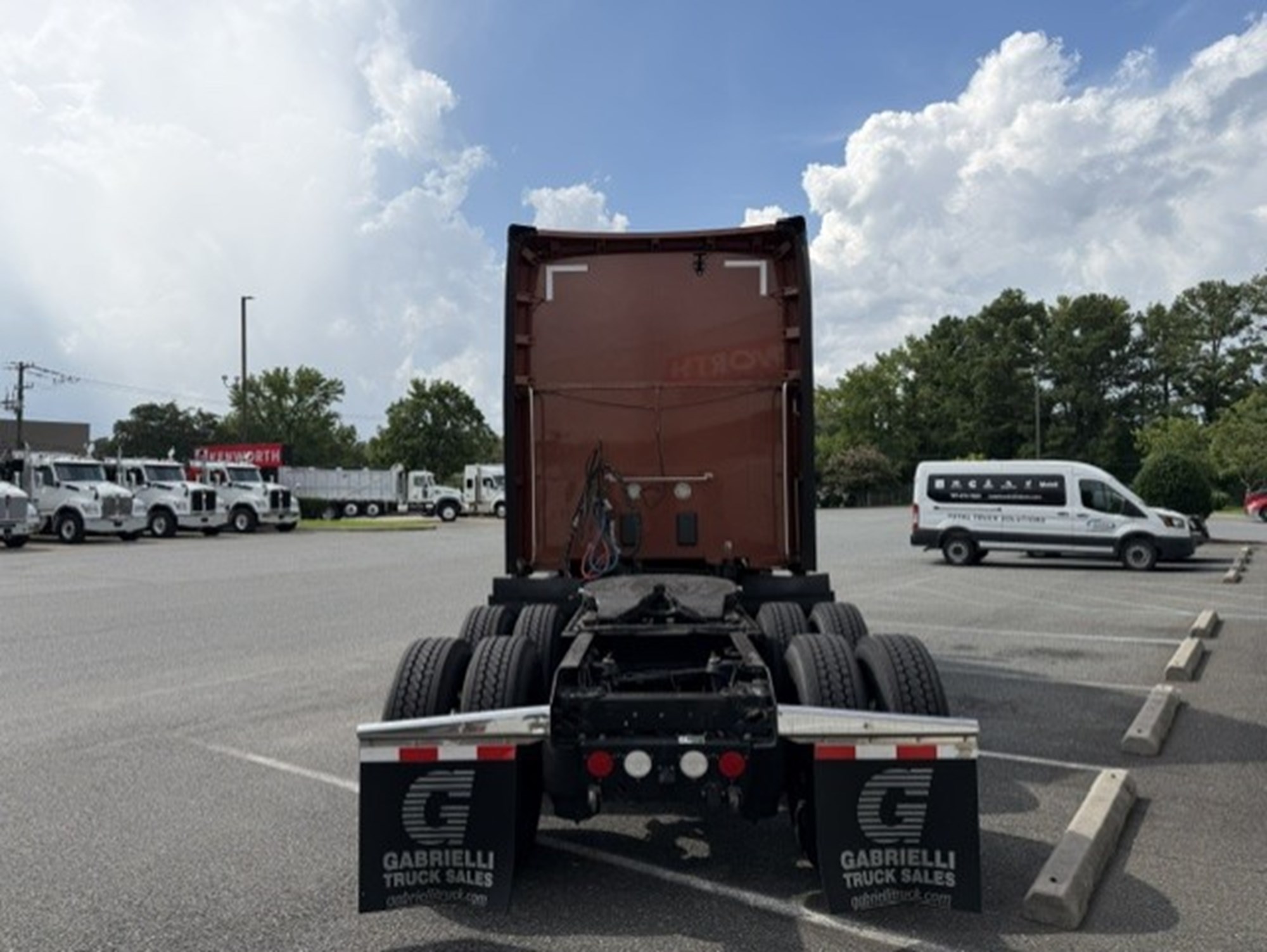 2020 Kenworth T680 - image 5 of 6