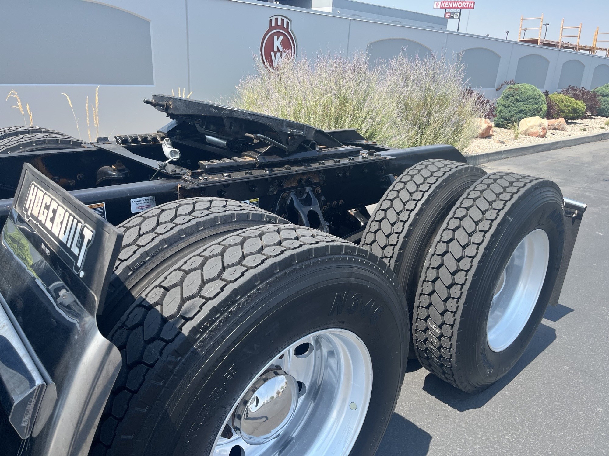 2018 Kenworth T680 - image 4 of 6